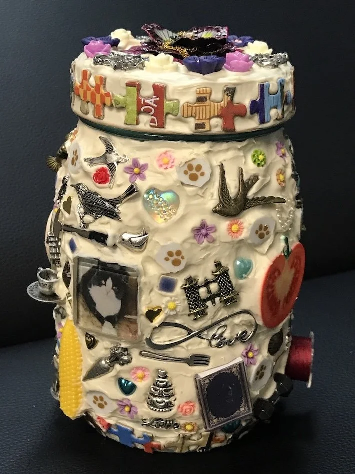 Sweet Brenda Memories
memory vessel
(spoken for)