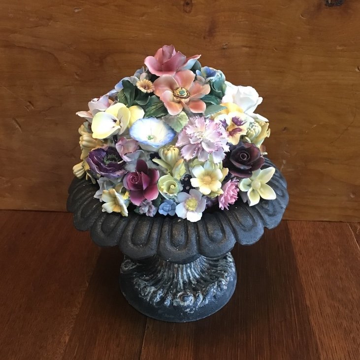 Floral Bouquet
urn