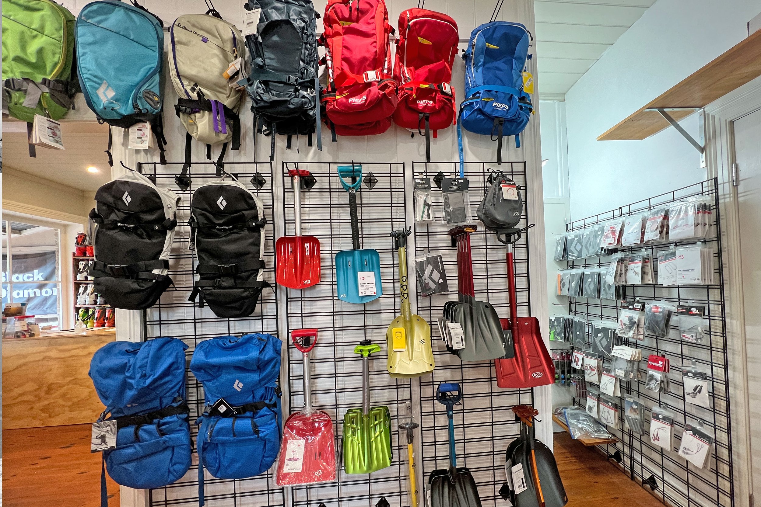  Snow Shovels, Backpacks and General Spare Parts 