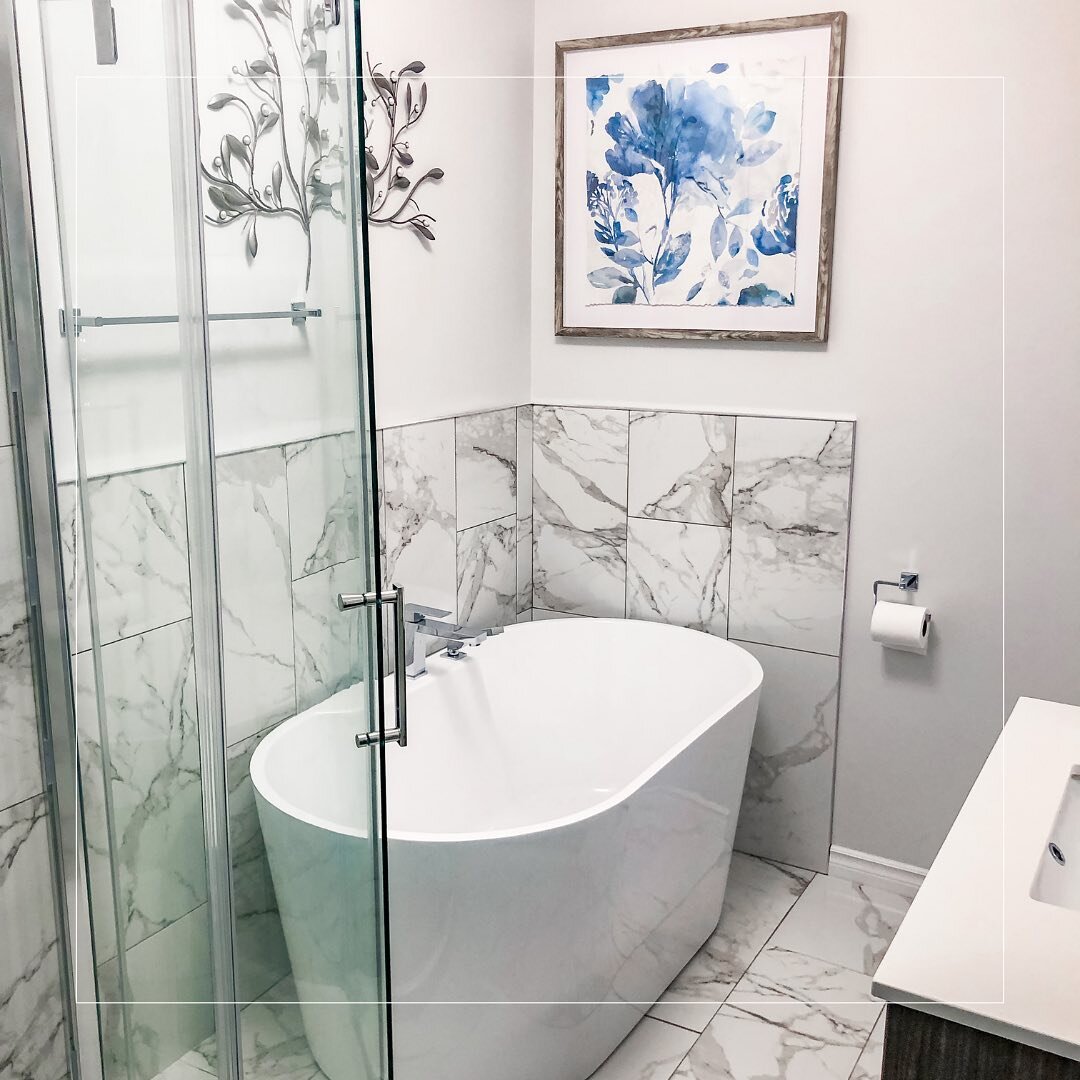 Taking a bath is the ultimate in relaxation, but buying and replacing a bathtub can be fraught with stress. There are so many bathtub dimensions, shapes, and materials available today, and it's a decision you want to get right. Then there&rsquo;s the