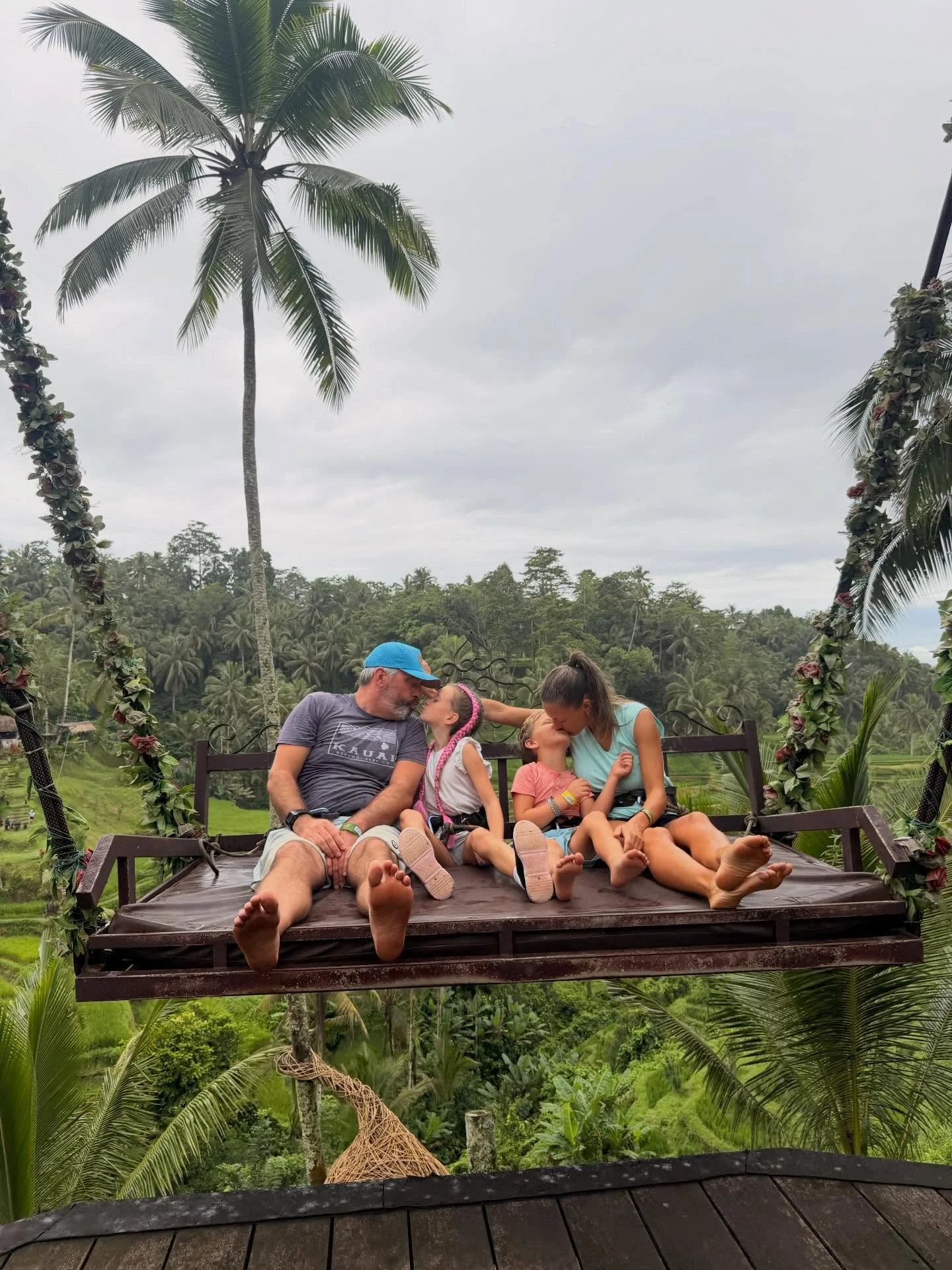 Wishing everyone a very happy thanksgiving! Thankful for the love and family and community and adventures around us! 

#thanksgiving #family #travel #bali #community