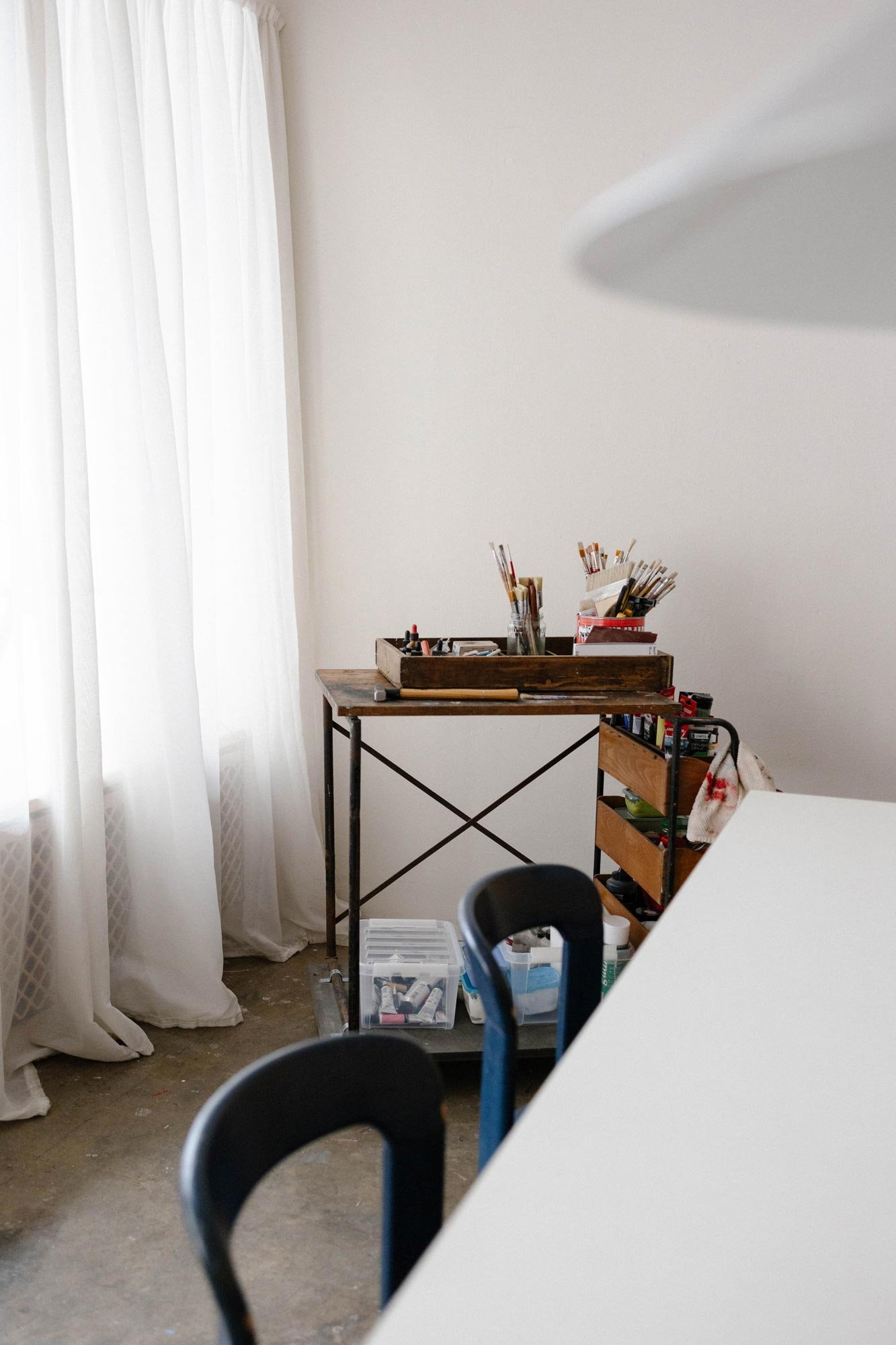 Caroline Rubik ist eine freiberufliche Art Direktorin und Brand Designerin aus Köln. Ihr Fokus liegt auf Branding und Packaging Design in den verschiedensten Bereichen wie Beauty, Lifestyle, Interior, Food und Healthcare.