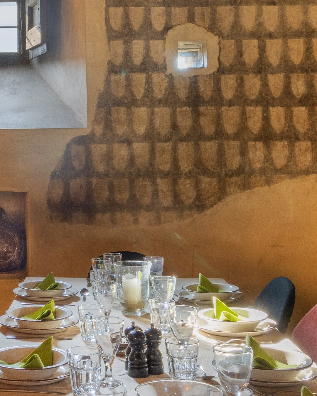 The dining room at the Torre has hosted many dignitaries over the last 950 years.⁠
⁠
Dante, Giotto and Boccaccio to name a few.⁠
Add your name to the list.⁠
⁠
⁠⁠Step into the elegant world of history.⁠
⁠
Torre di Sopra dates back to before the comple