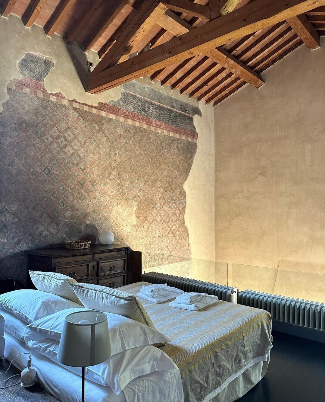 The Peruzzi Bedroom.⁠
⁠
⁠
#brunosacchi⁠
#brunosacchiarchitect⁠
#torredisopra