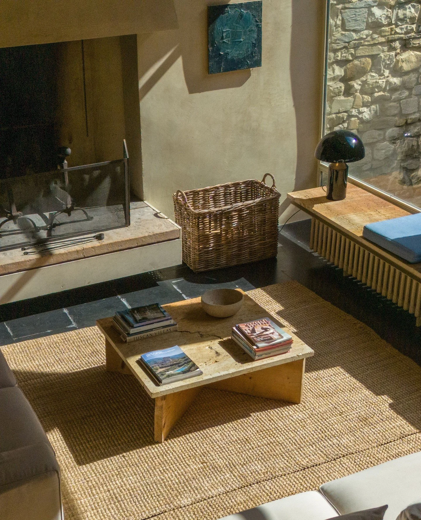 Morning light and quiet beauty. ⁠
⁠
The Living Room at Torre di Sopra is where design and comfort meet: soft sofas, sculptural lines, and sunlight that fills every corner.⁠
⁠
A space made for reading, resting, and simply being, surrounded by pieces t