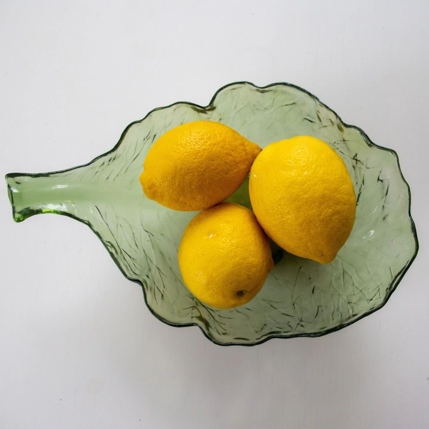 The wonder of lemons: fruit and flower at the same time 🍋🌿⁠
⁠
At this turn into spring, when the garden is just beginning to wake, and it&rsquo;s still a bit cold (and one really needs its beneficial properties), the lemon is already generous, offe