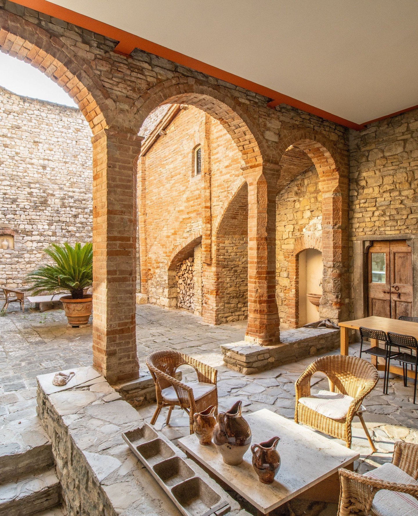 Step into the sunlit courtyard, a quiet pause between seasons.⁠
⁠
Stone walls hold the memory of the past, while new moments are awaiting: slow conversations, laughter, and the clink of wine glasses as spring unfurls around you.⁠
⁠
⁠
⁠#TorreDiSopra #