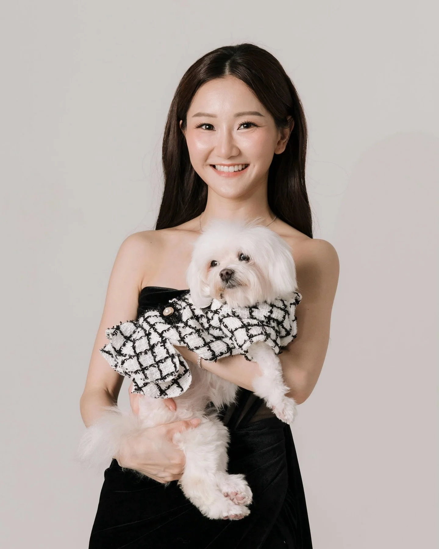 HMUA @rowan_autelier
Authentic Korean Glow with Age Defying Looks

Sweet cuddles and little tail wags 🐾💕

&mdash;
MAKEUP &amp; HAIR @rowan_autelier @autelier_makeup
PHOTOGRAPHY @iluminen.singapore @thisisar7
&mdash;

[No. 1 in Singapore for Most 5-