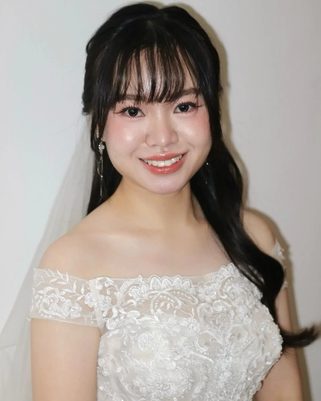 HMUA @janice_autelier
A Polished Beauty that Radiates Youthfulness

Sometimes its the softest pink glam that makes the biggest statement 💖💫

&mdash;

[No. 1 in Singapore for Most 5-Star Bridal Makeup Reviews] 

#hairstyling #cute #makeup #bridal #m