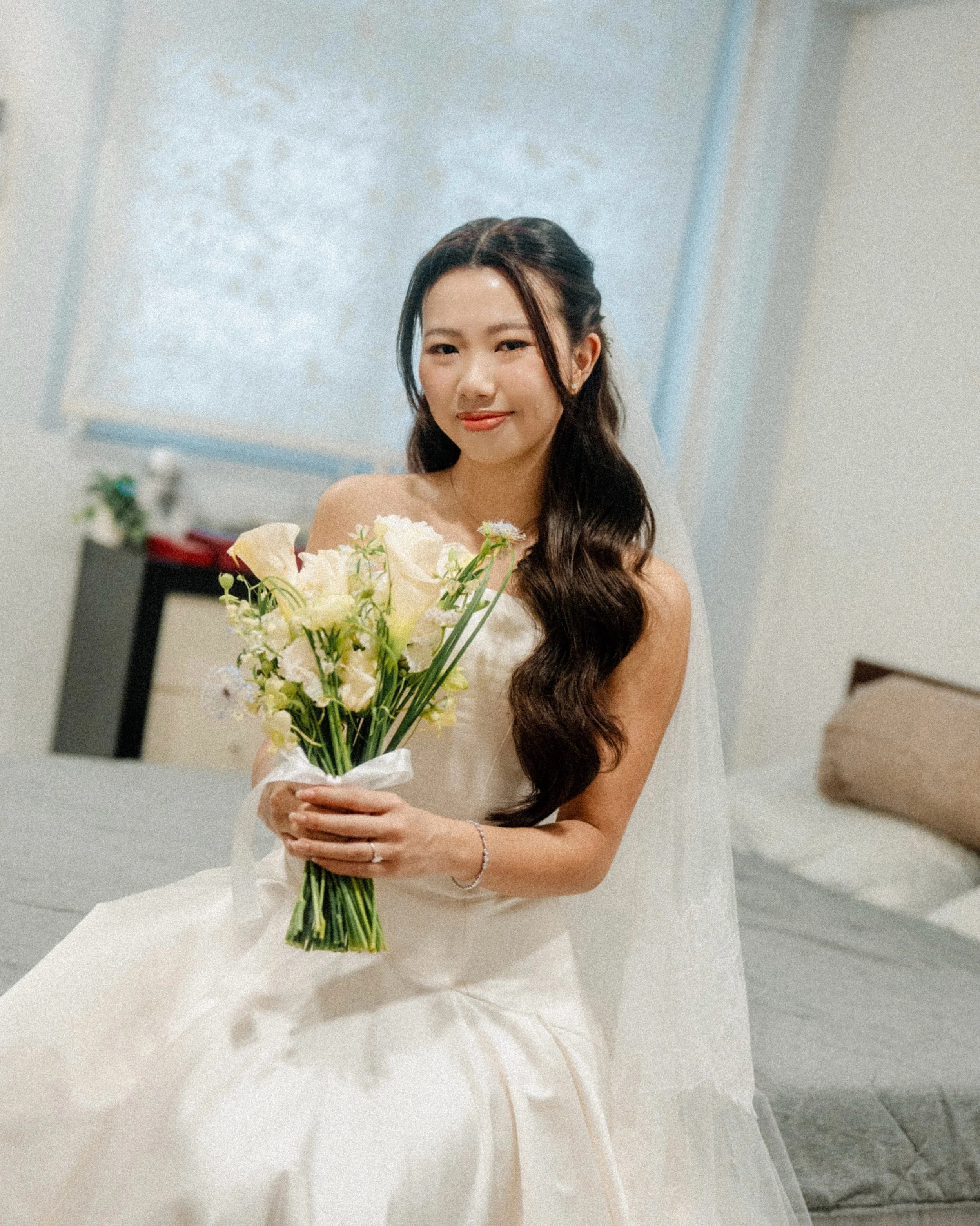 HMUA @anastasia_autelier
Where Warmth Meets Elegant Natural Beauty

The quiet moments before everything begins 🤍💍

&mdash;
MAKEUP &amp; HAIR @anastasia_autelier @autelier_makeup
PHOTOGRAPHY @weiminggggg
&mdash;

[No. 1 in Singapore for Most 5-Star 