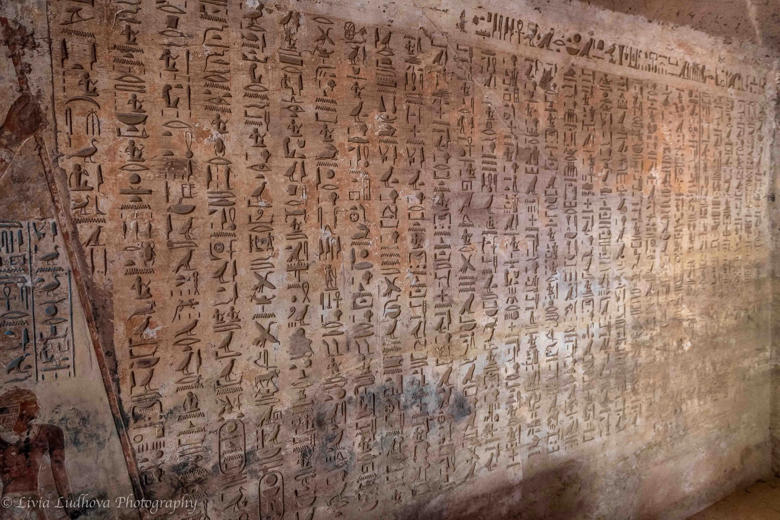 Autobiographical hieroglyphic text, — career narrative and declaration of loyalty to king and goddess Nekhbet.