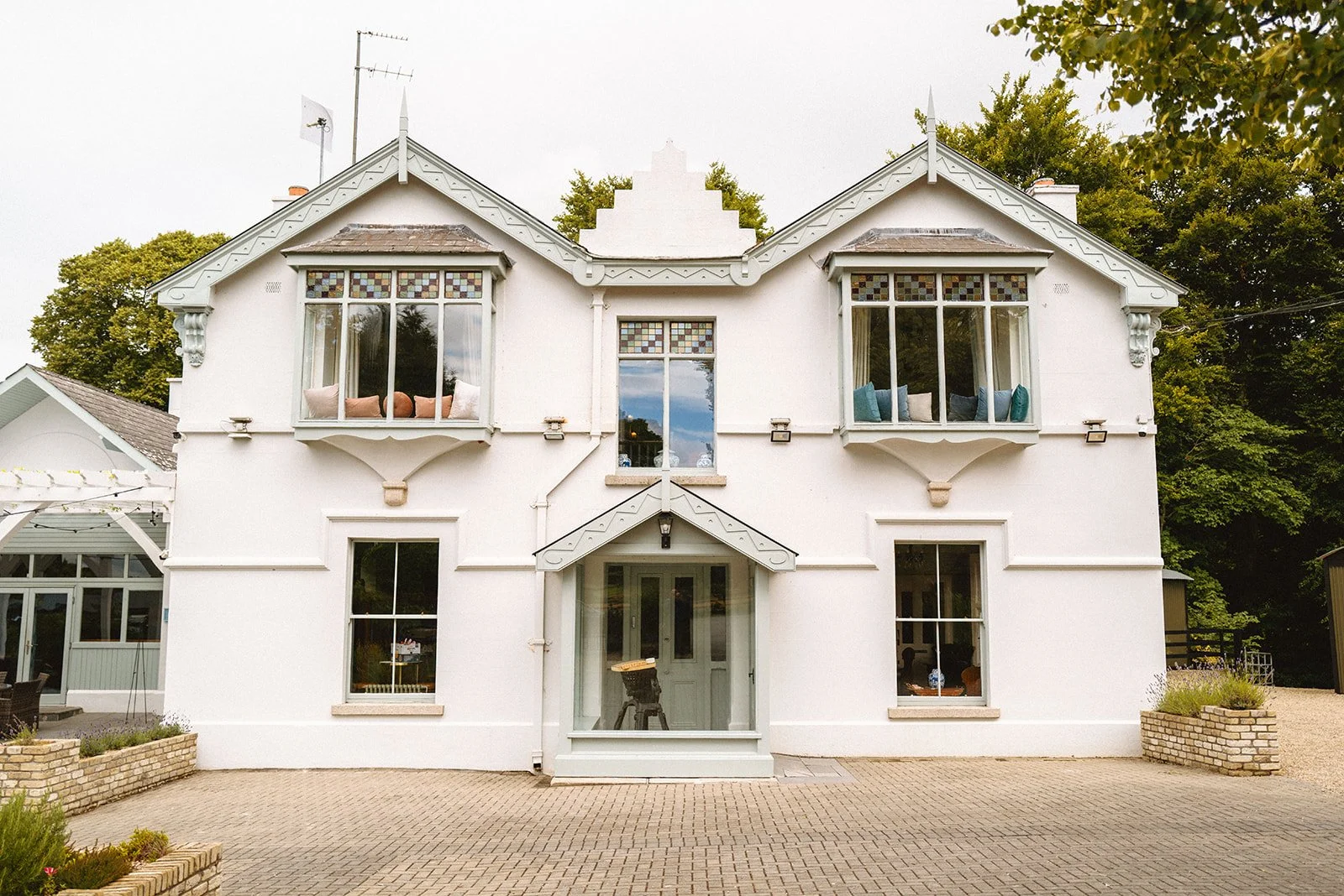 Why Exclusive Hire Makes Your Irish Wedding Truly Unforgettable at Poulaphouca House &amp; Fall