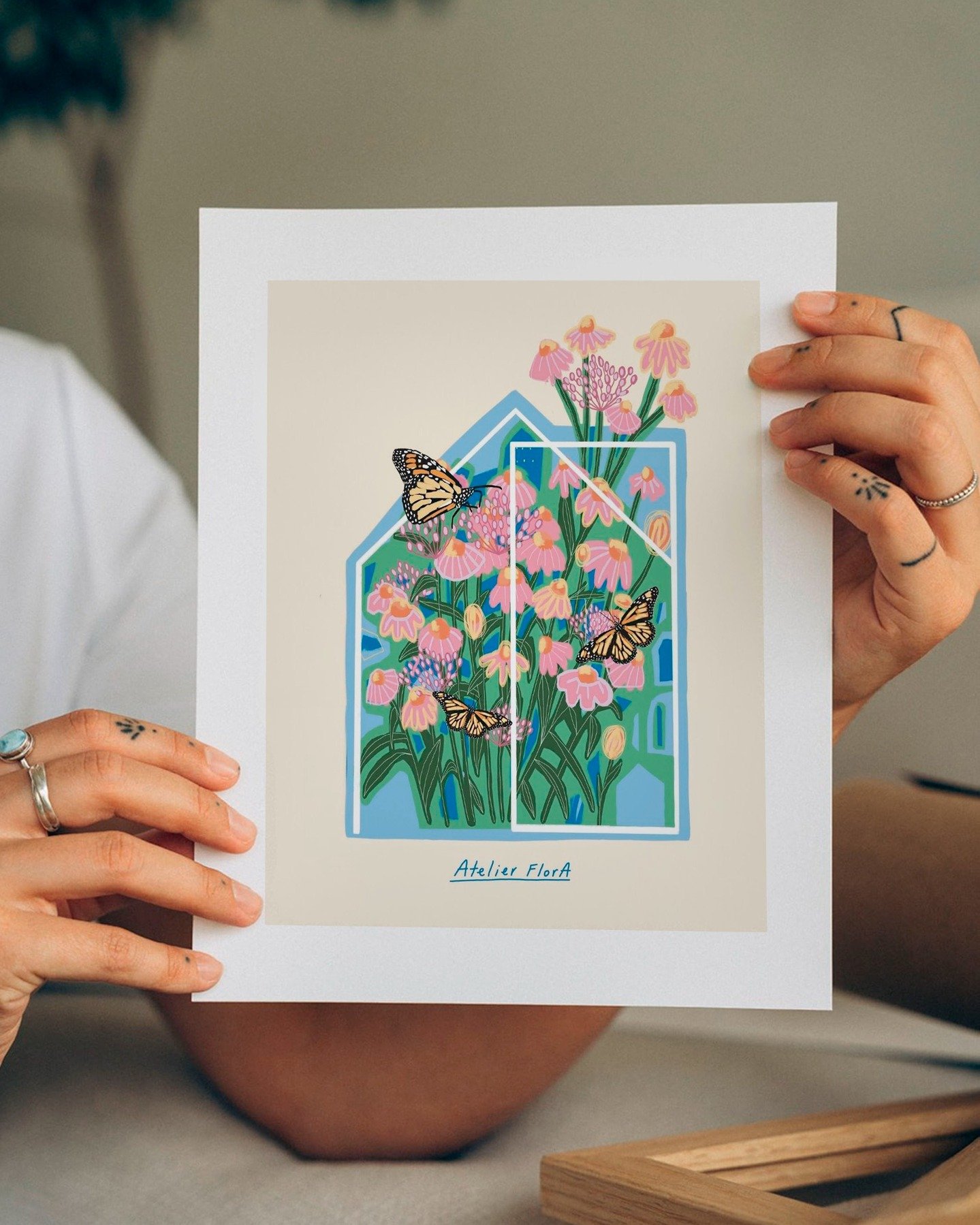 R&eacute;sultat d'une illustration sur mesure 🌿👇

Voici l&rsquo;illustration personnalis&eacute;e que j&rsquo;ai eu le bonheur de cr&eacute;er pour l'entreprise @atelier.flor.a, &agrave; l&rsquo;occasion de la semaine de la pollinisation. 🦋

Sa fo