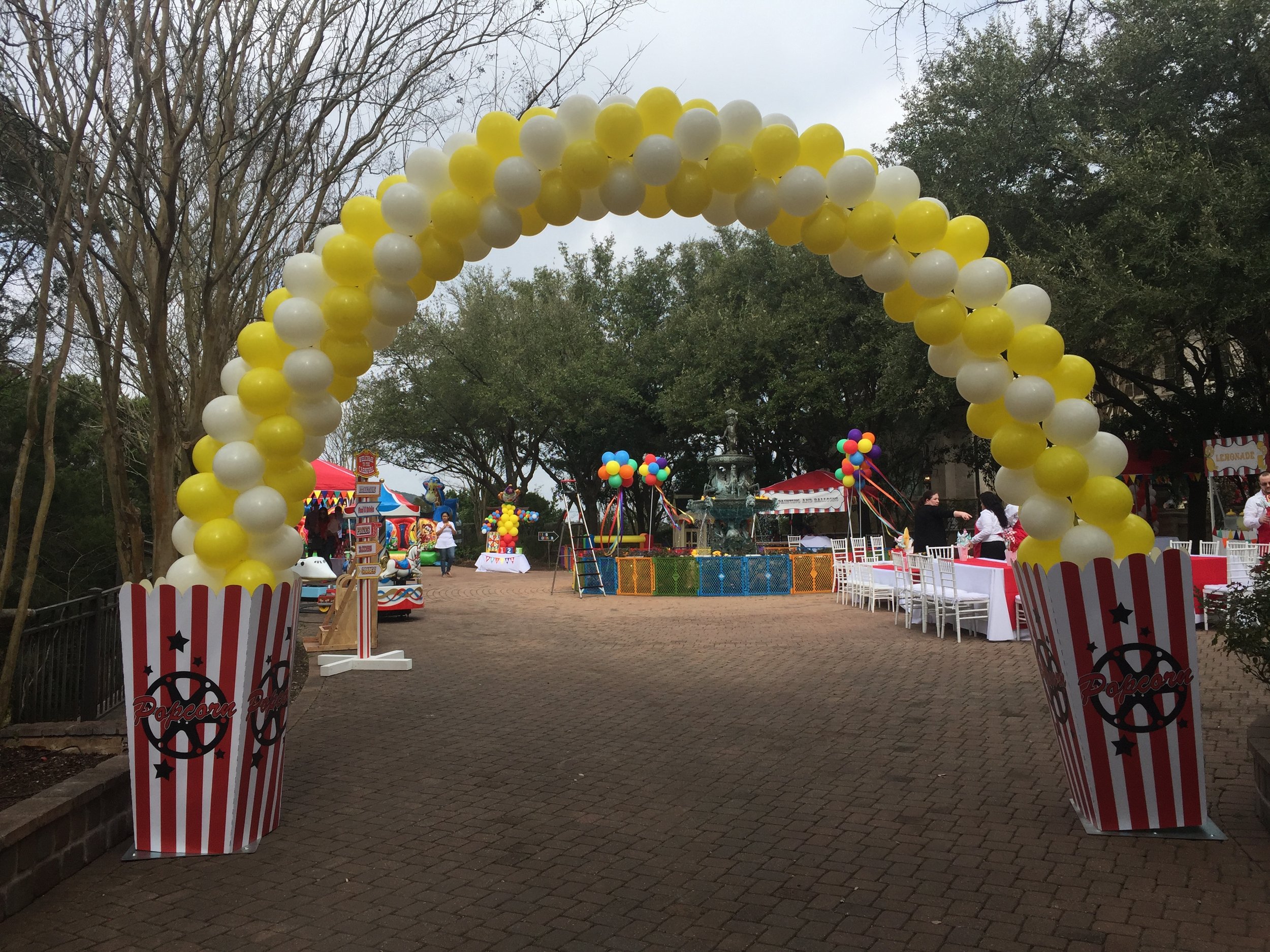 movie popcorn theme balloon arch