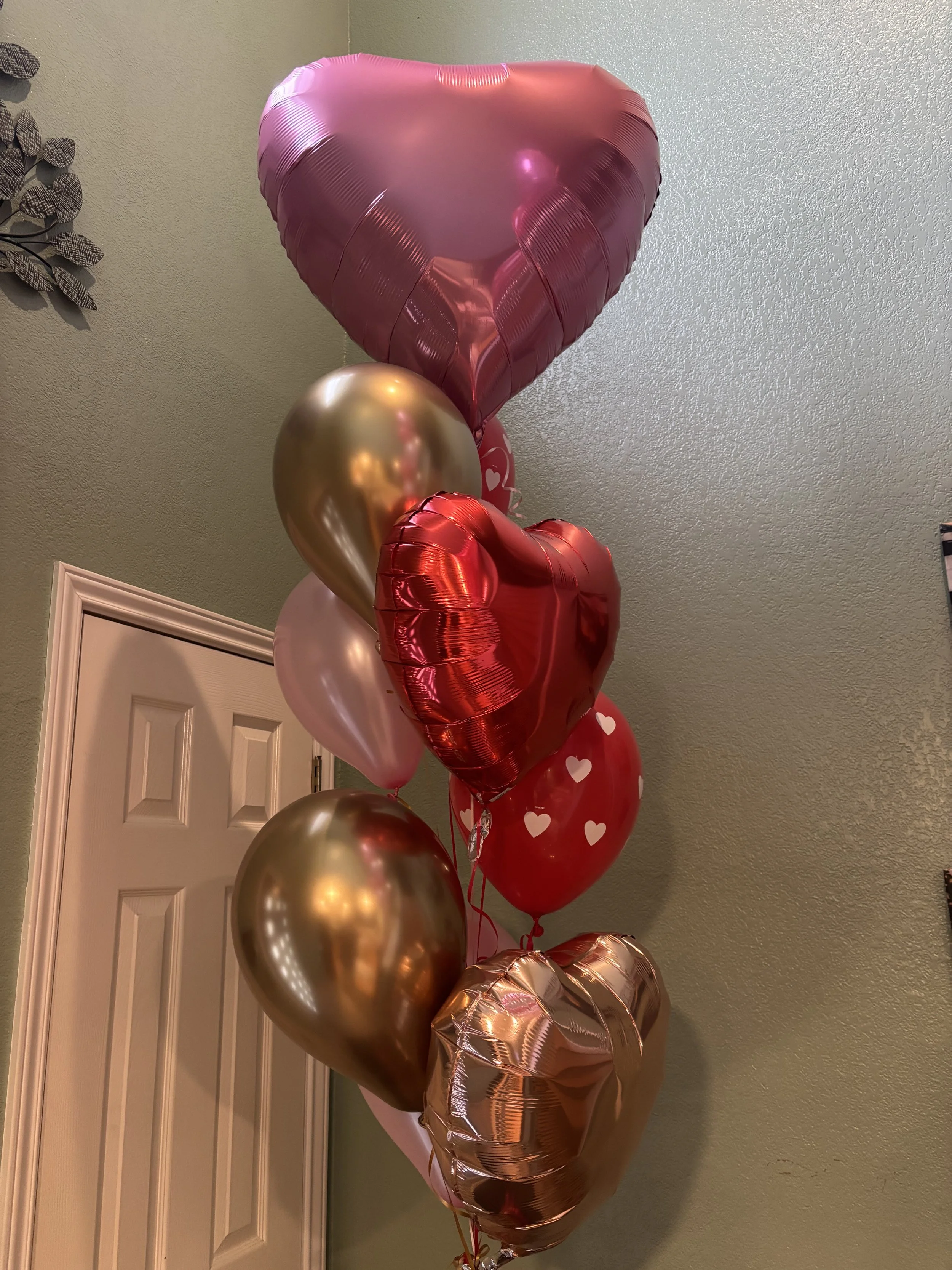Valentine's balloon bouquet