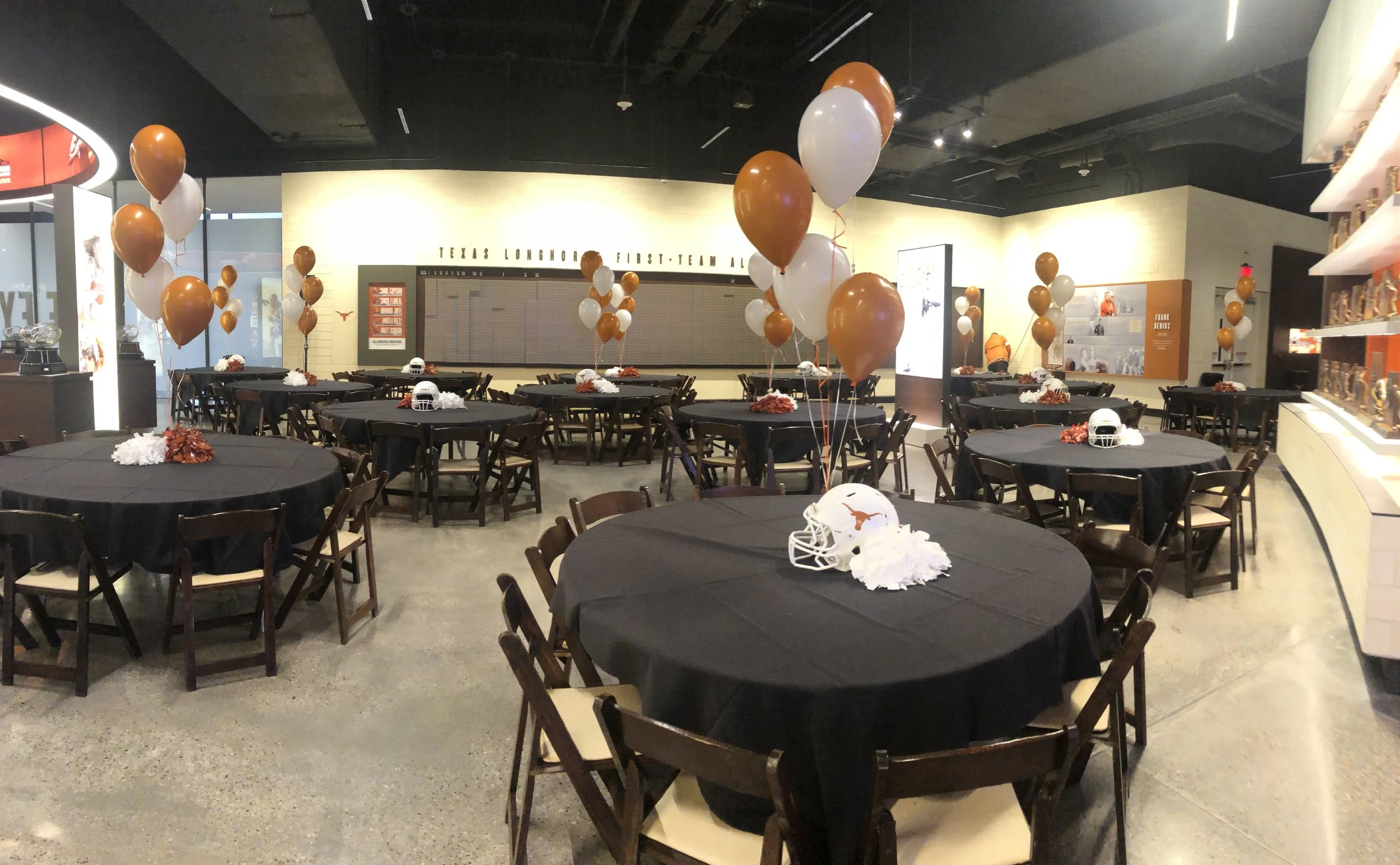 Centerpieces of 5 latex on foil weights