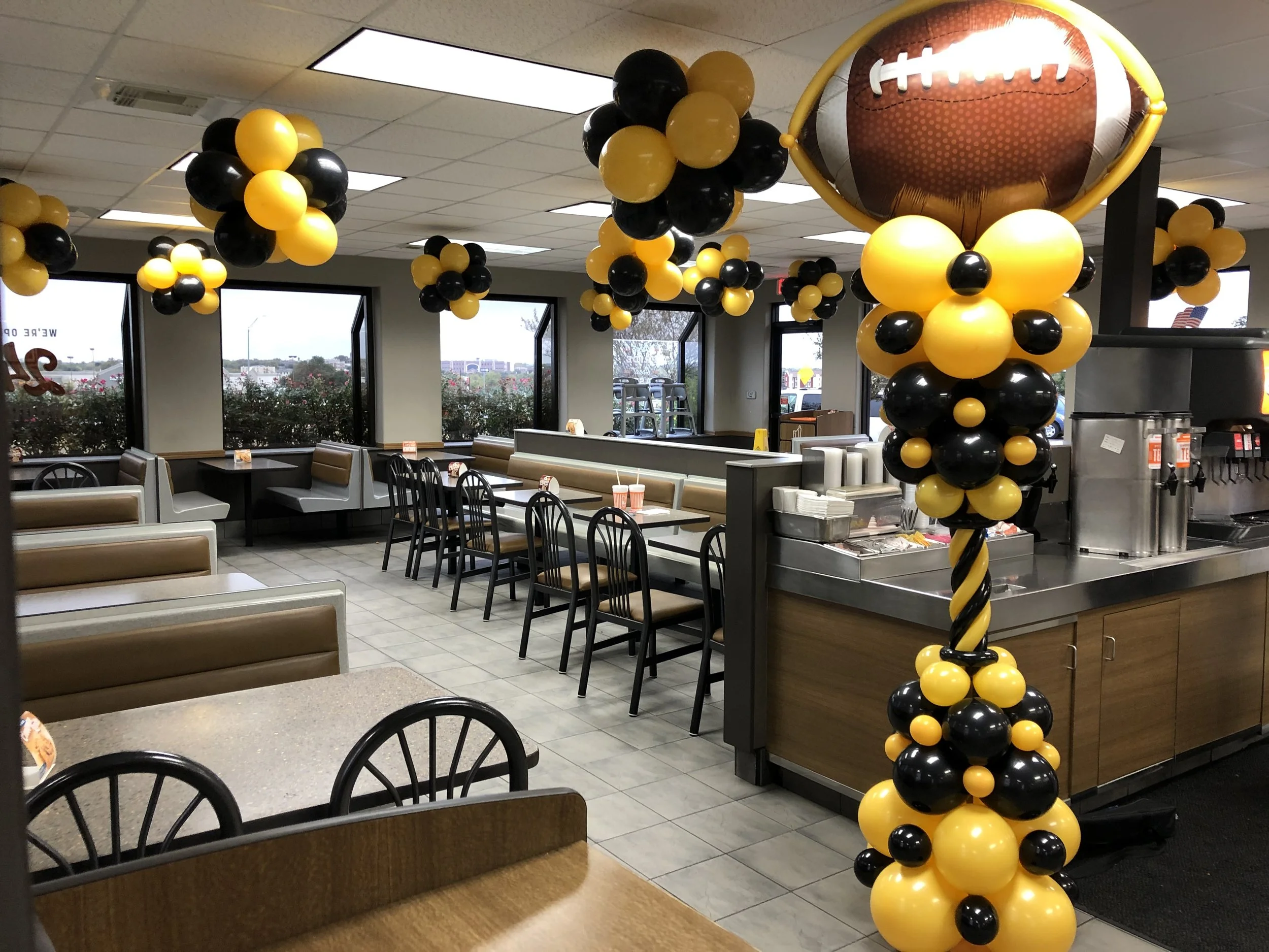 Football theme balloon column