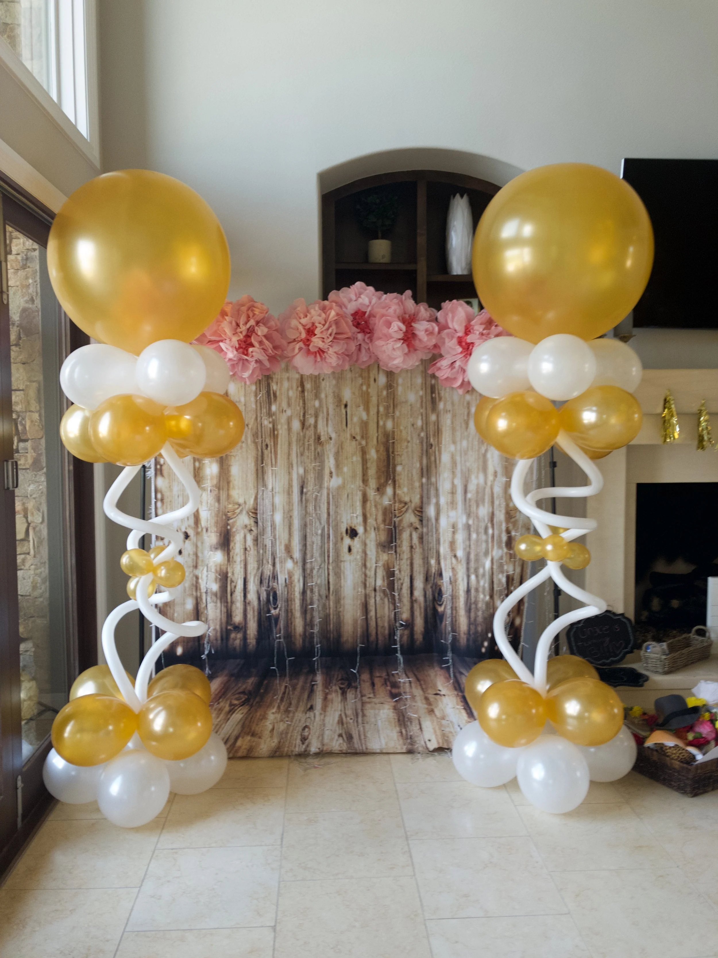 Twisty balloon tower