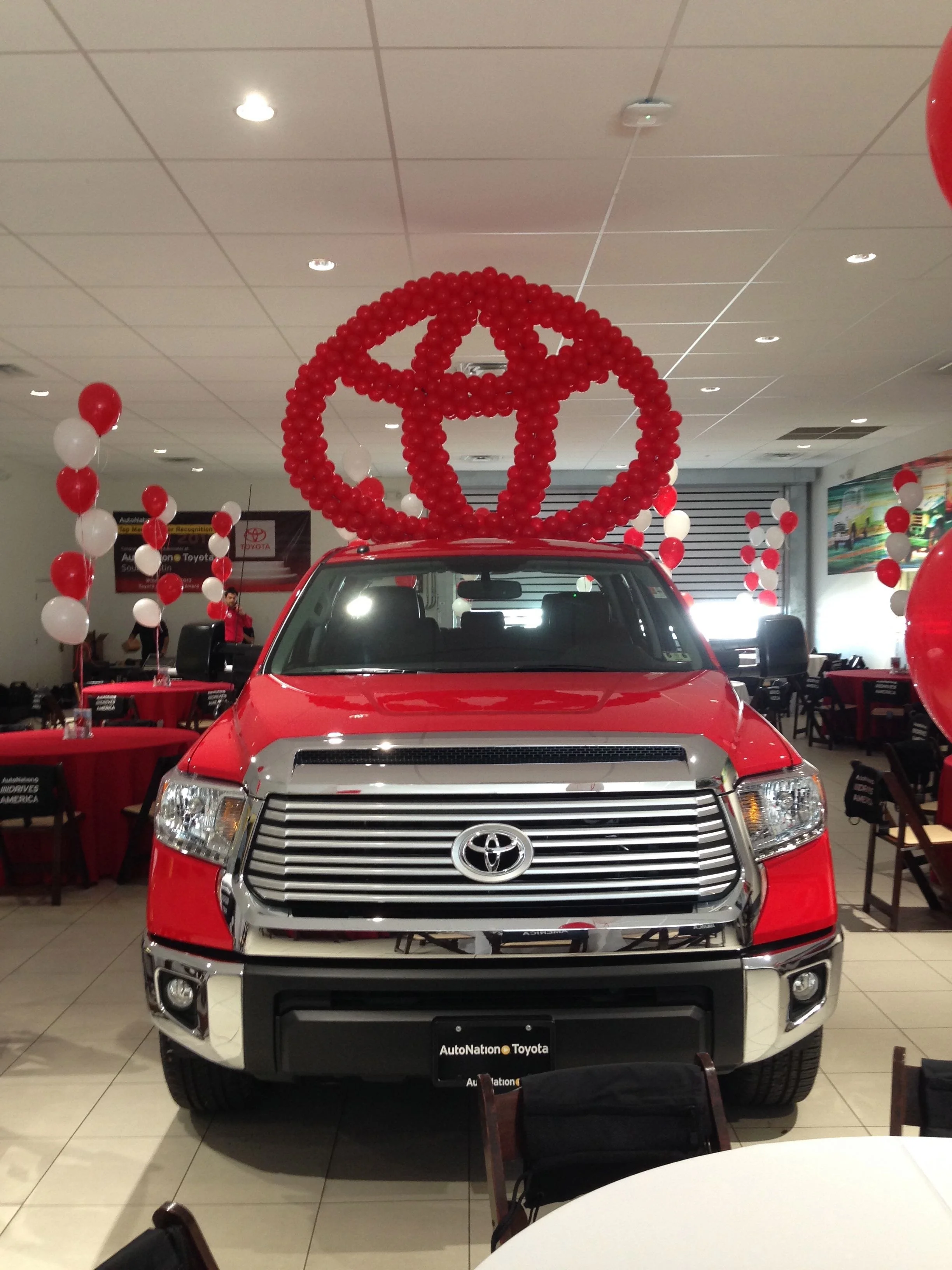 Logo balloon sculpture