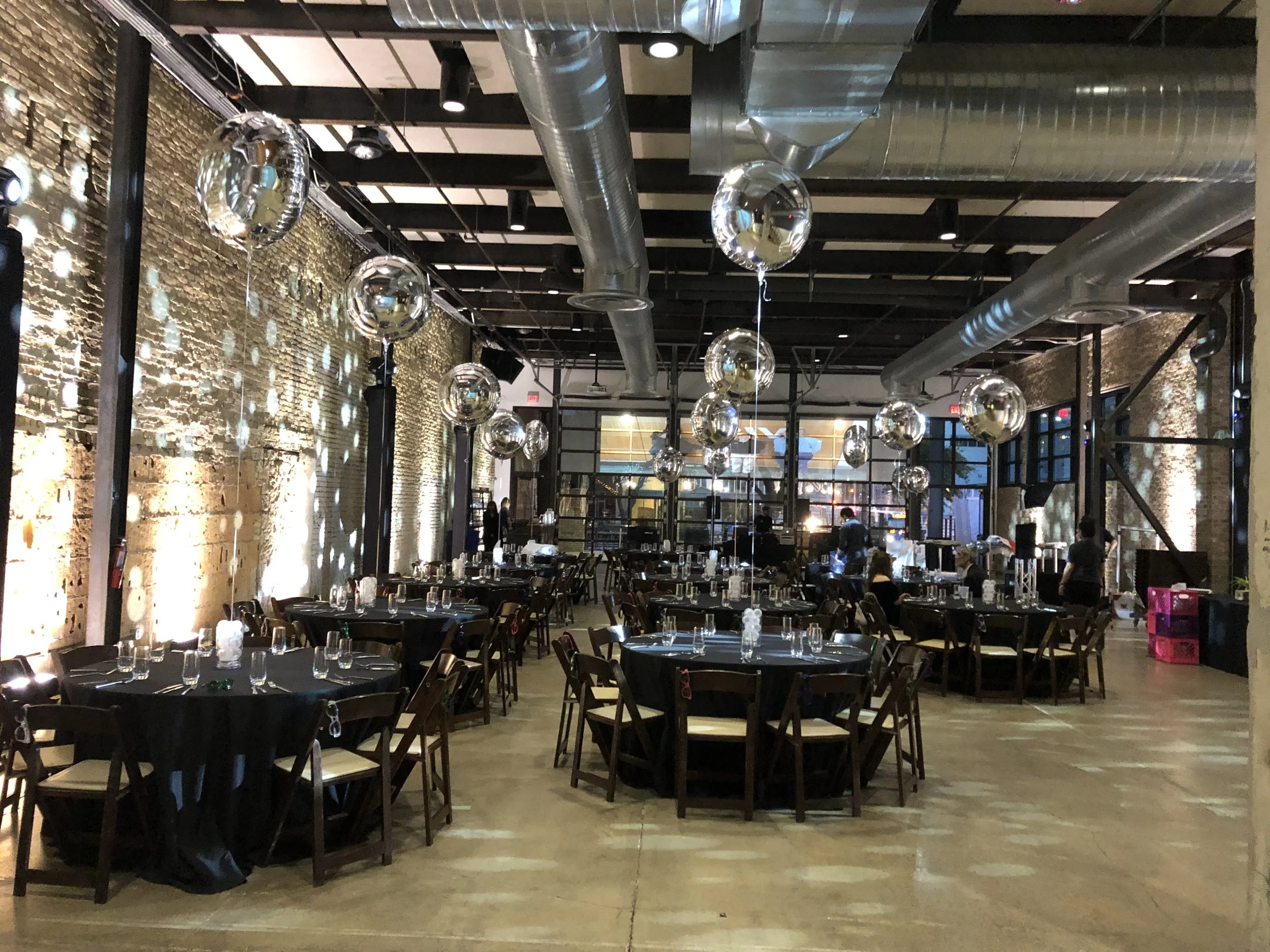 Large round foil balloon centerpiece