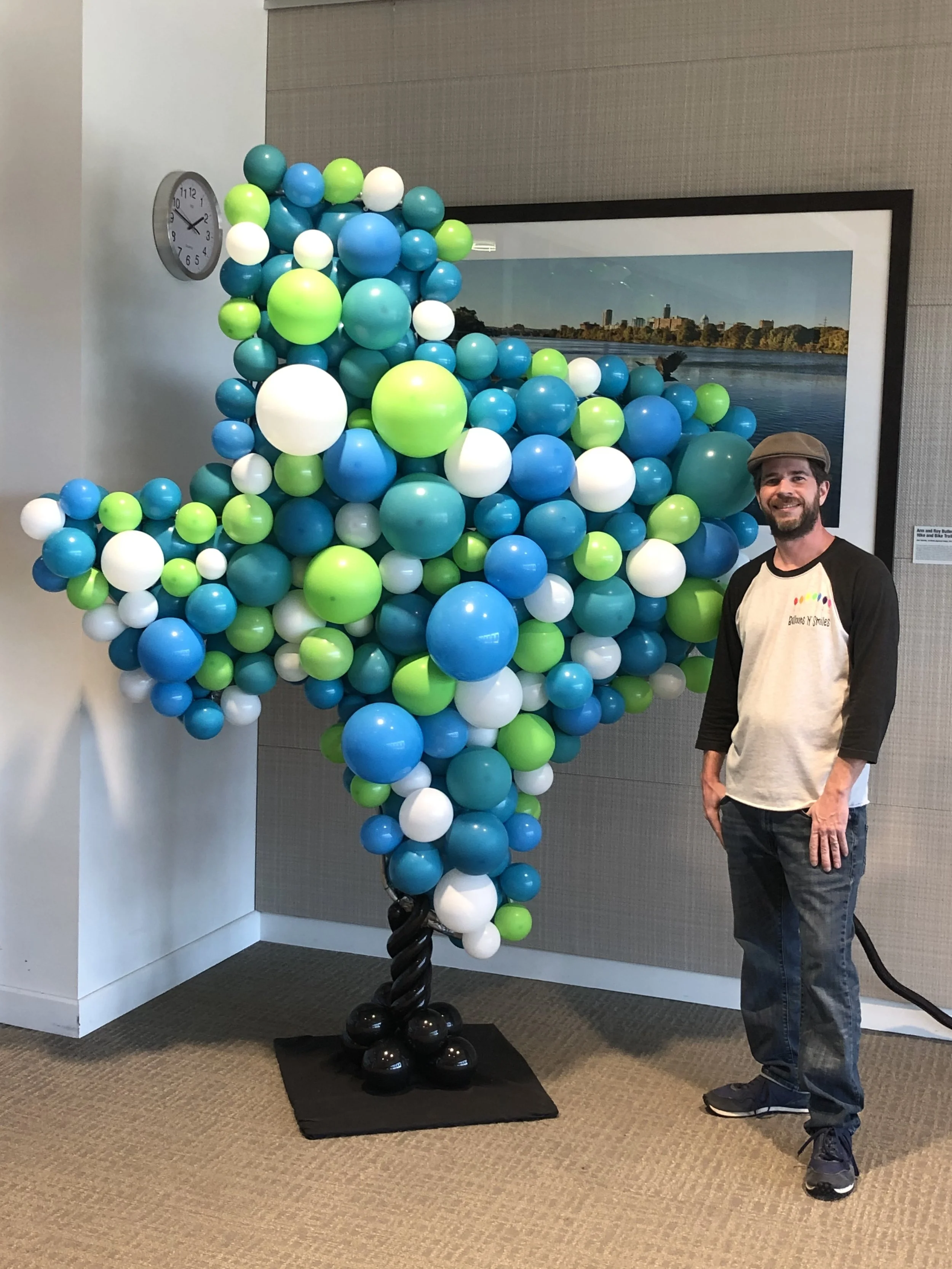 Texas shaped balloon sculpture