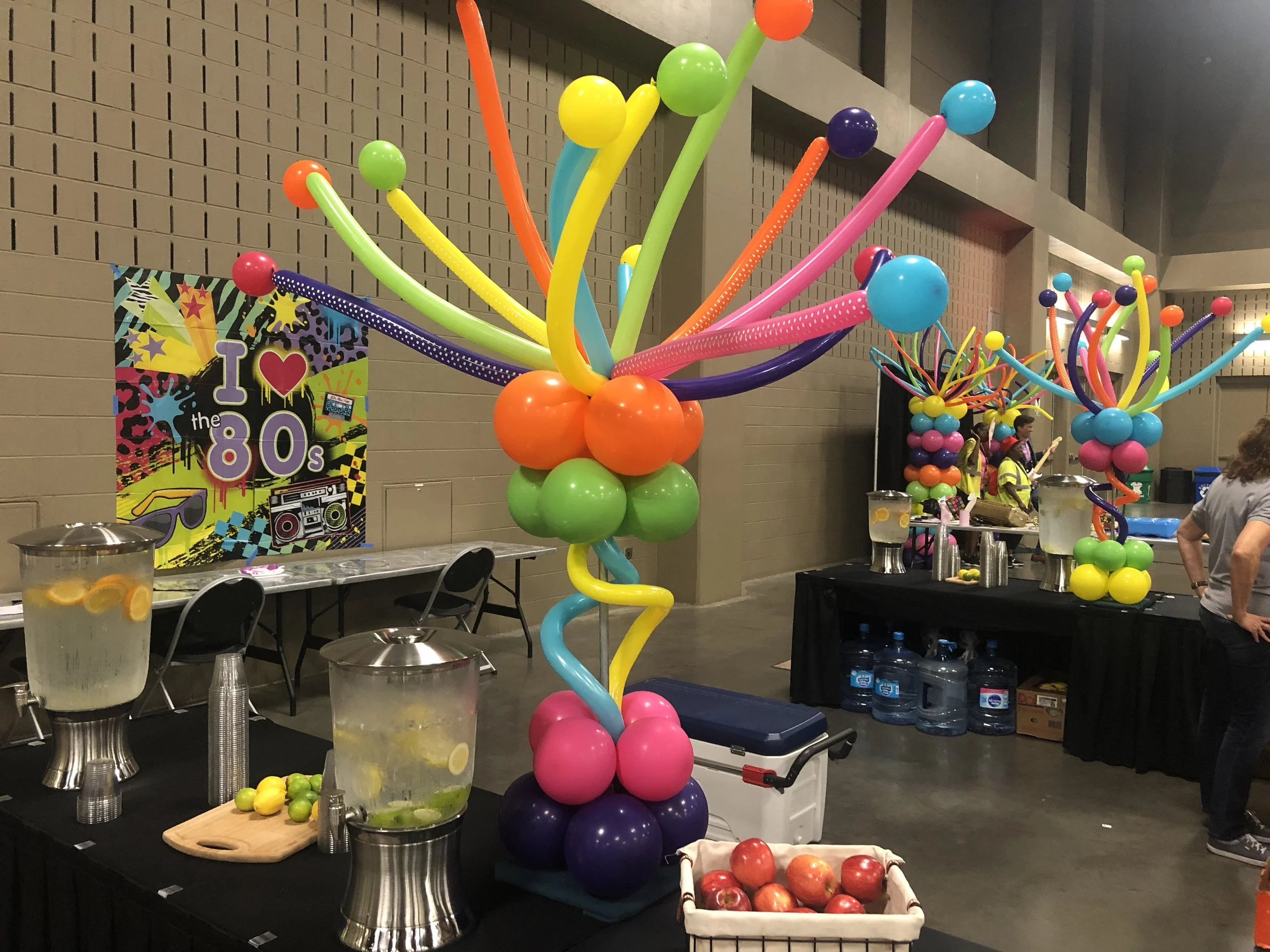 80's theme balloon centerpiece