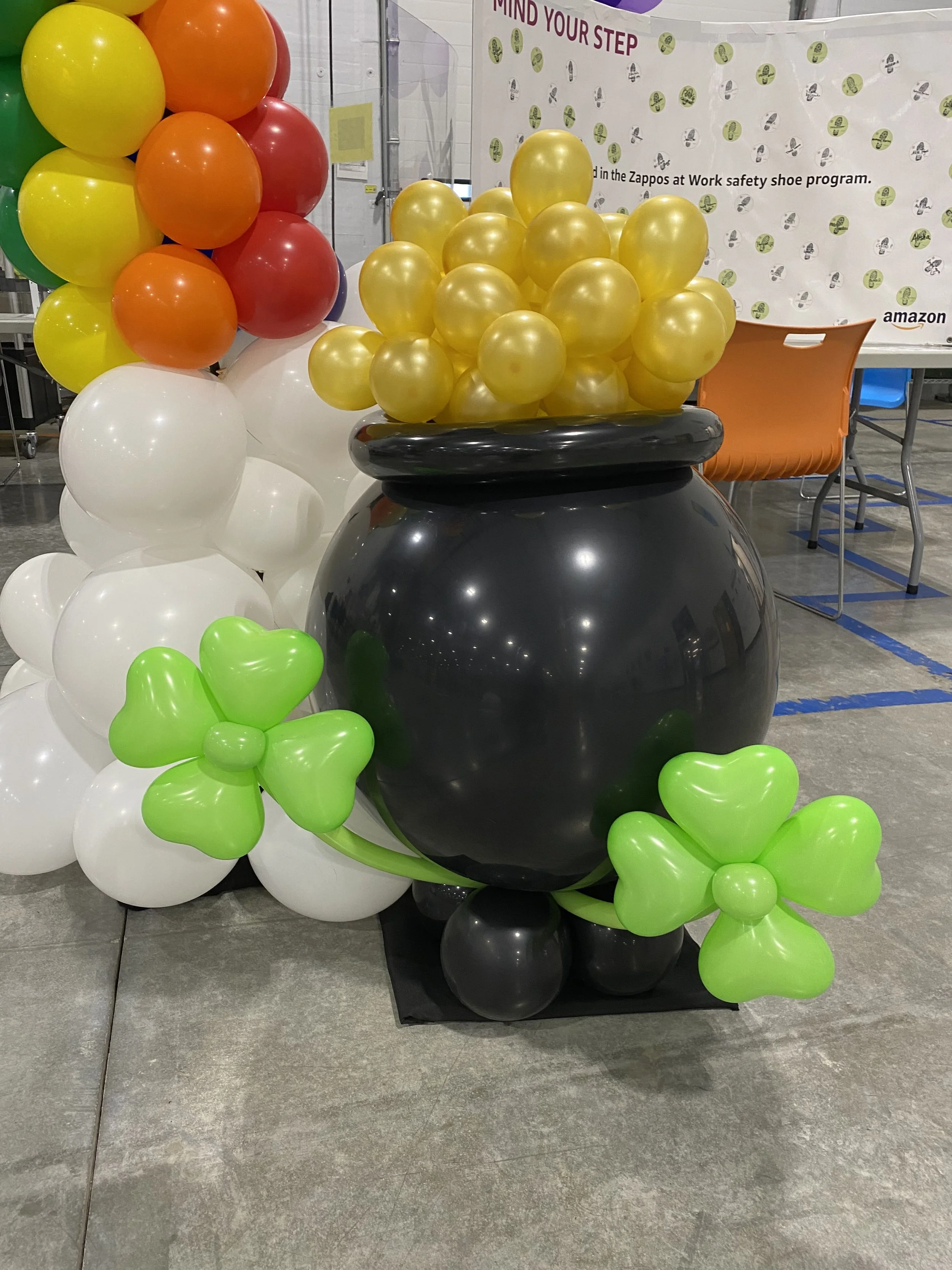 Balloon pot of gold