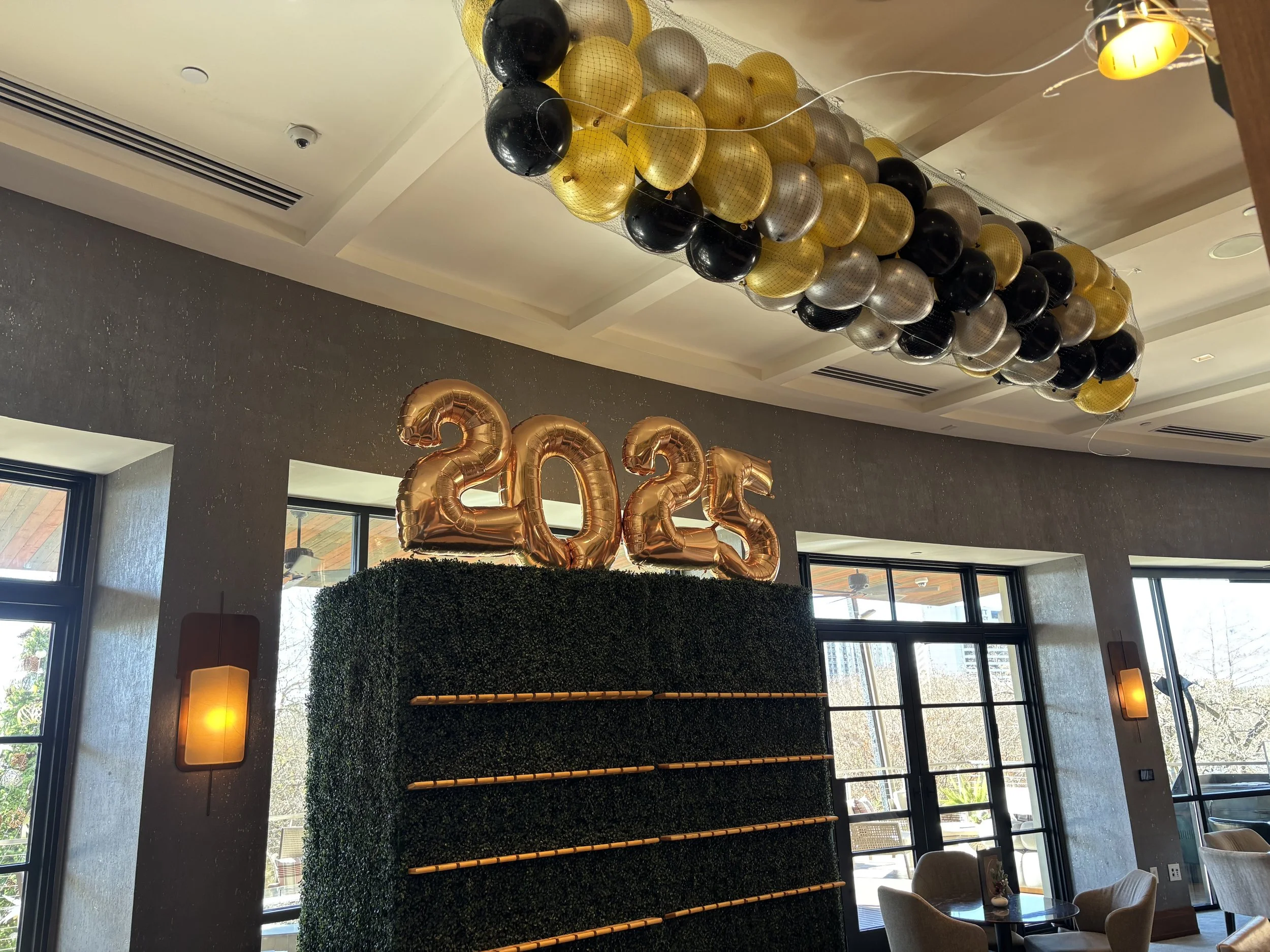 Ceiling balloon drop