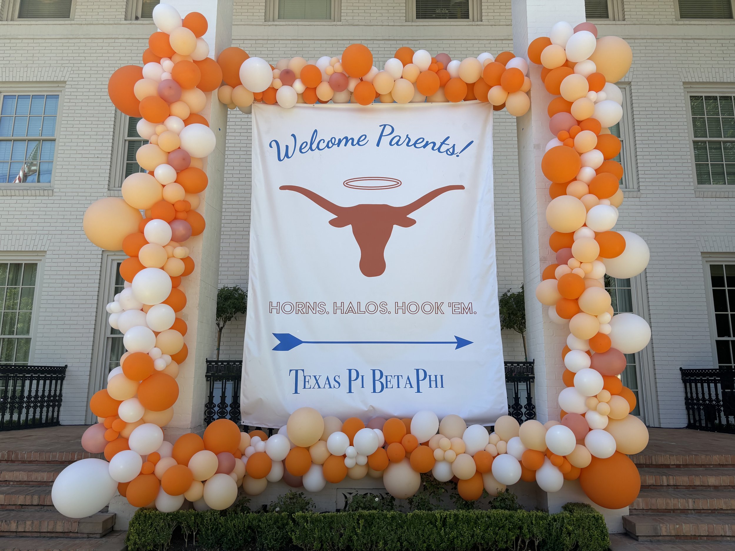 Custom balloon garland