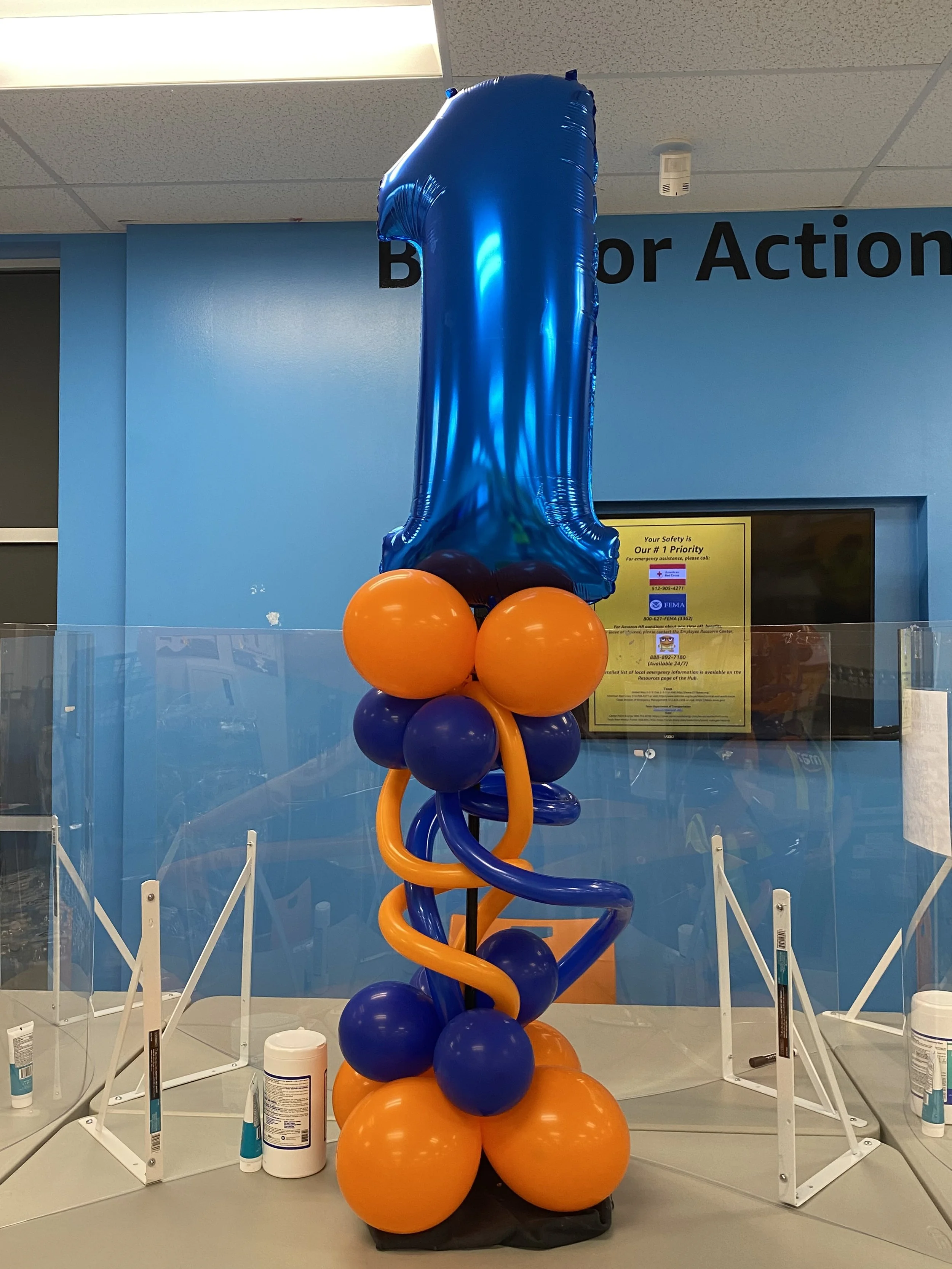 #1 balloon centerpiece