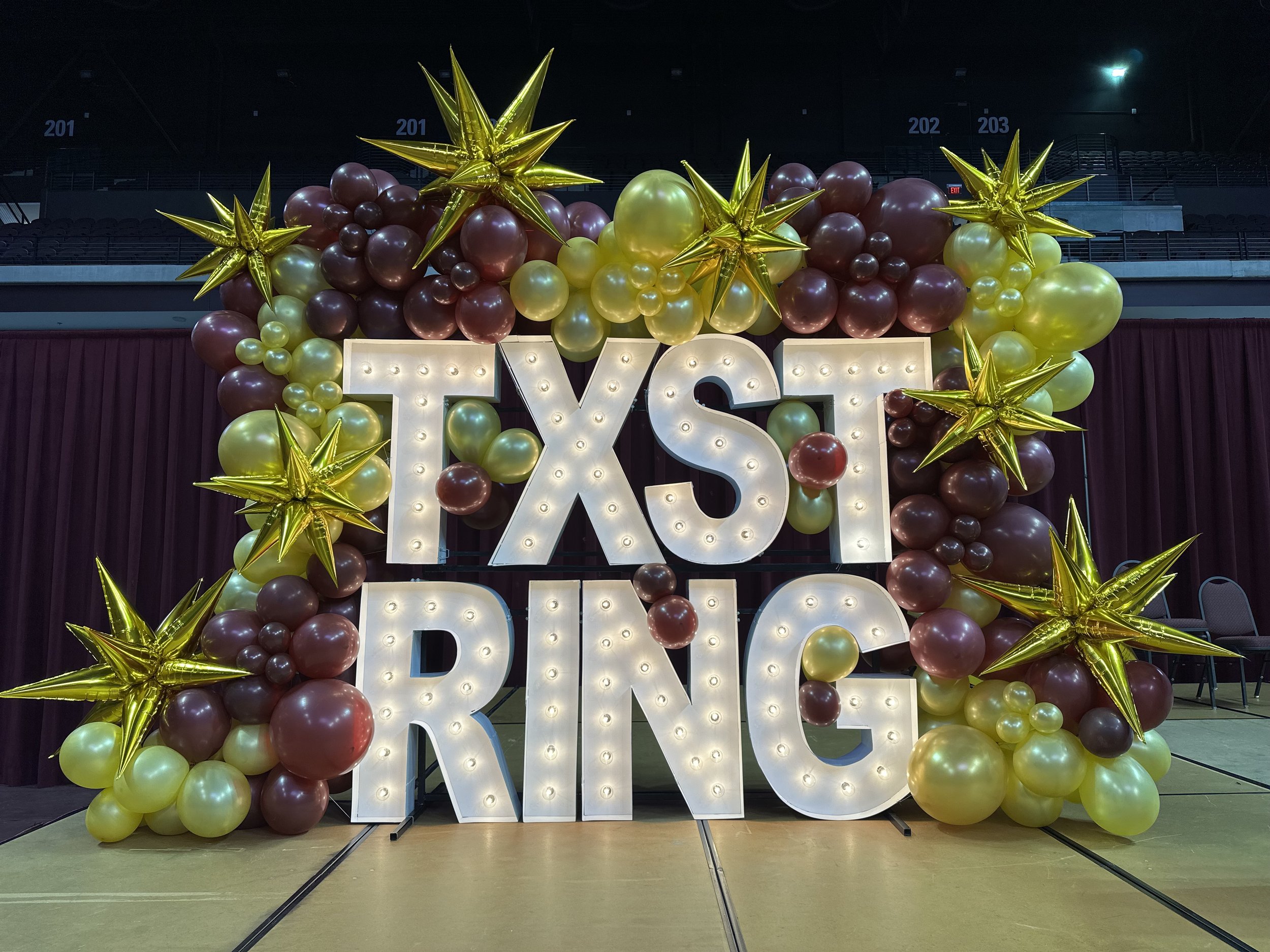 Marquee letter balloon garland