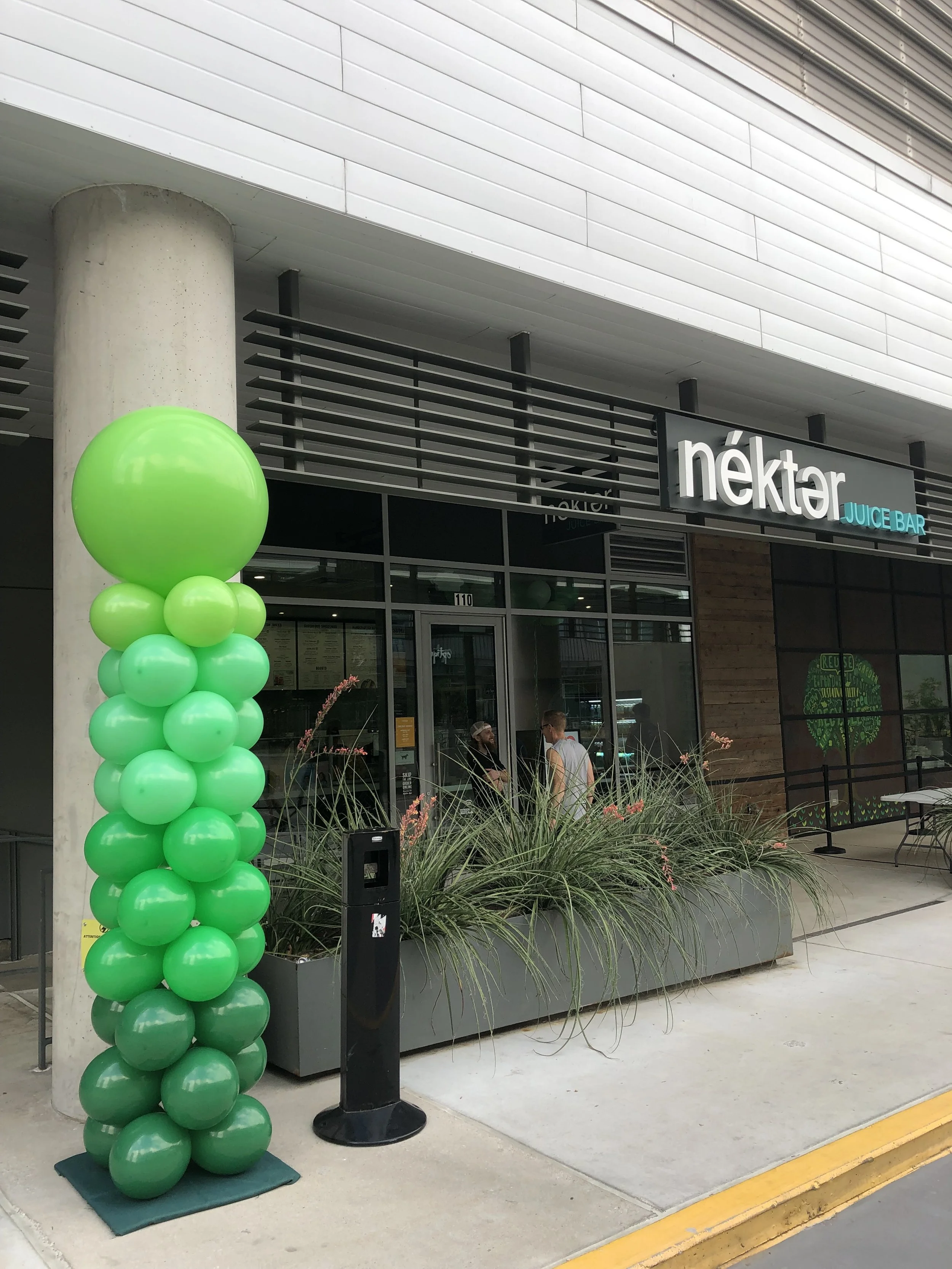 St Patricks balloon column