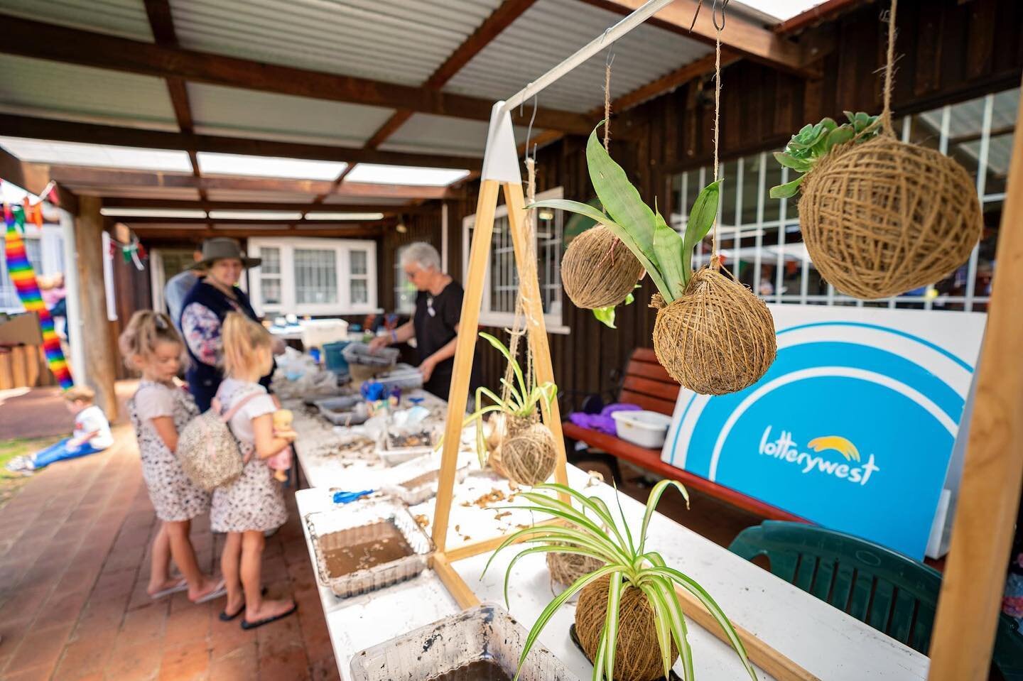 The Pinjarra Arts Hub hosts a range of creative workshops here at the Precinct 👩🏼&zwj;🎨

This kokadema workshop was delivered during Pinjarra Garden Day 2022 🌿

Their classes and workshops range from absolute beginners to those a little more adva