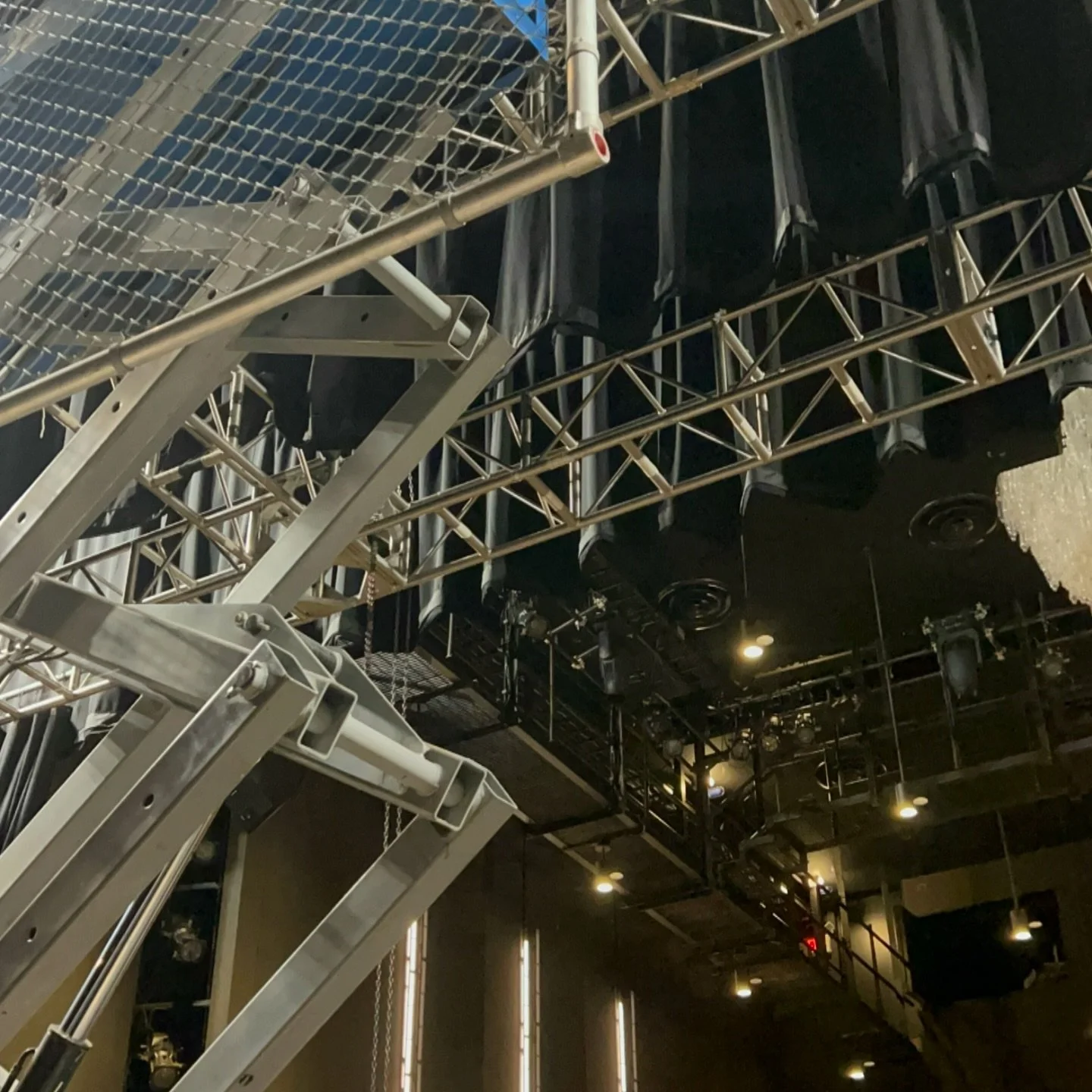 Load in for @bsandersjunk at @artyardcenter