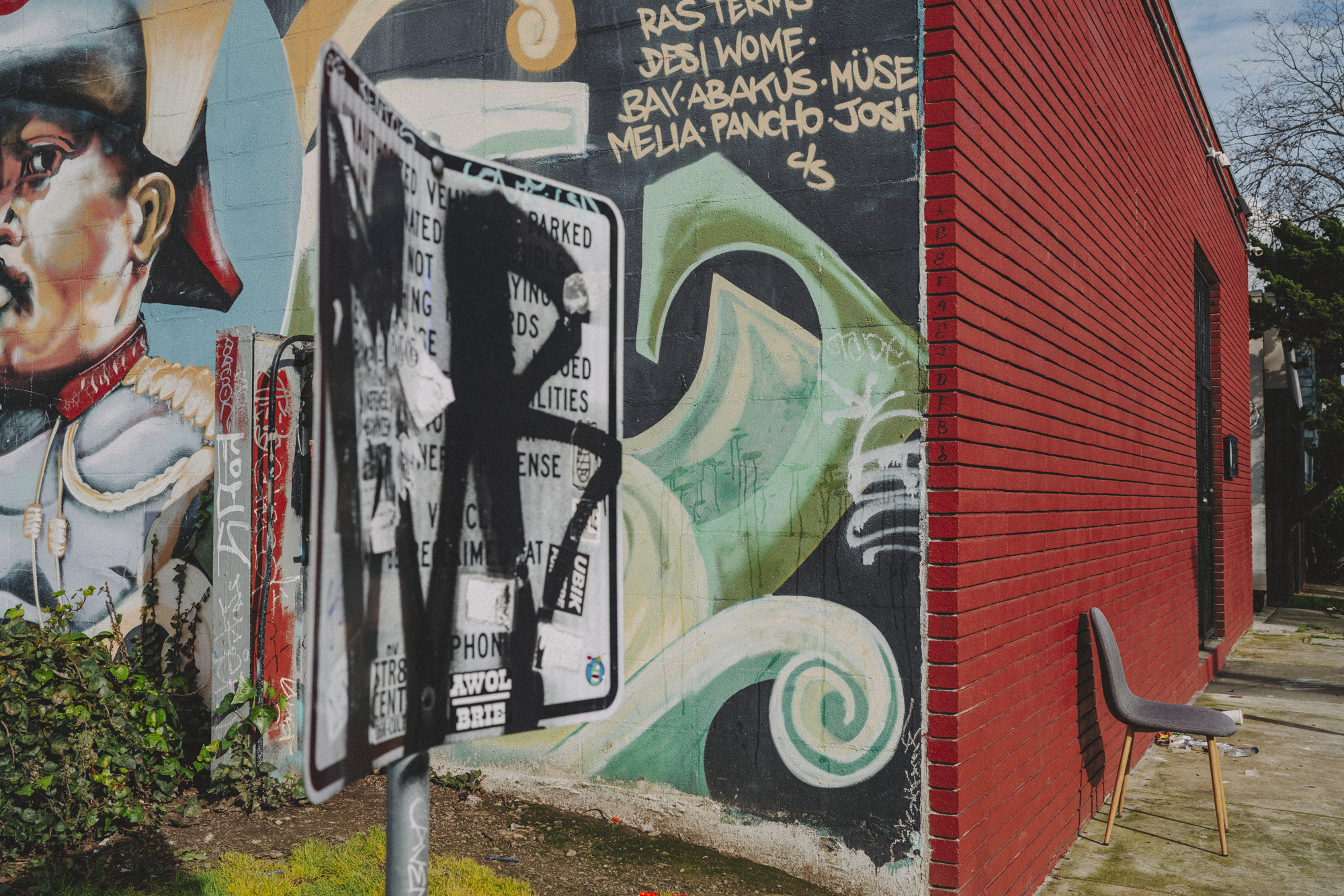 The Martin Luther King Jr. Cultural Corridor Entrance Mural at 632 W Grand Ave, Oakland. At the end of this block 980 intersects with San Pablo and West Grand Avenue. The mural depicts Martin Luther King Jr, Marcus Garvey, and Dorothy Height (now obs