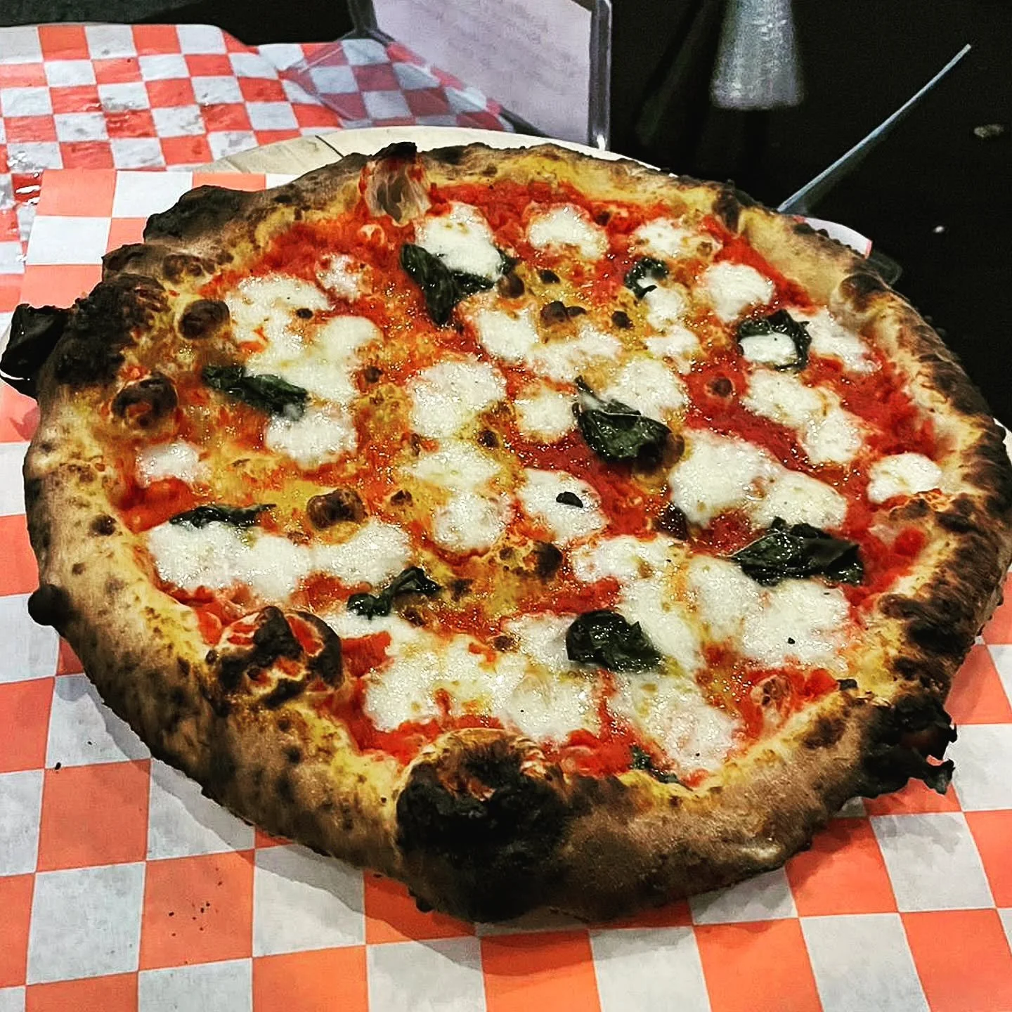We still have a few dates available for your private Summer events. Don't you want to eat this perfectly blistered Margherita? 

#pizza #pizzacatering #pizzagram #pizzaparty #pizzaoven #privateparties #privateevents #njcatering #njfood #denvillenj #d