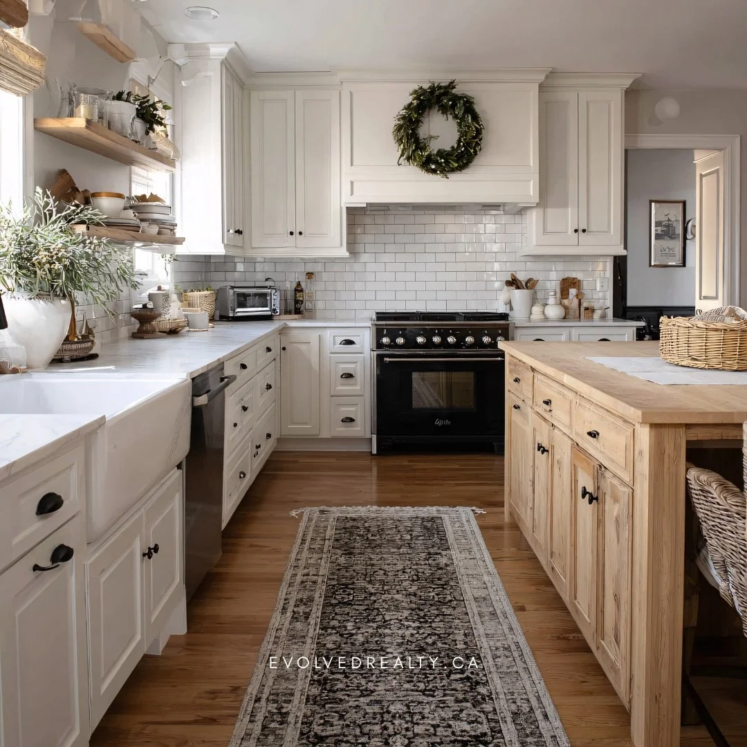 Planning to buy, sell, or invest in Toronto in 2026? 

The strongest results come from early strategy and thoughtful guidance. At Evolved, we work closely with our clients to plan ahead, navigate market shifts, and make confident decisions aligned wi