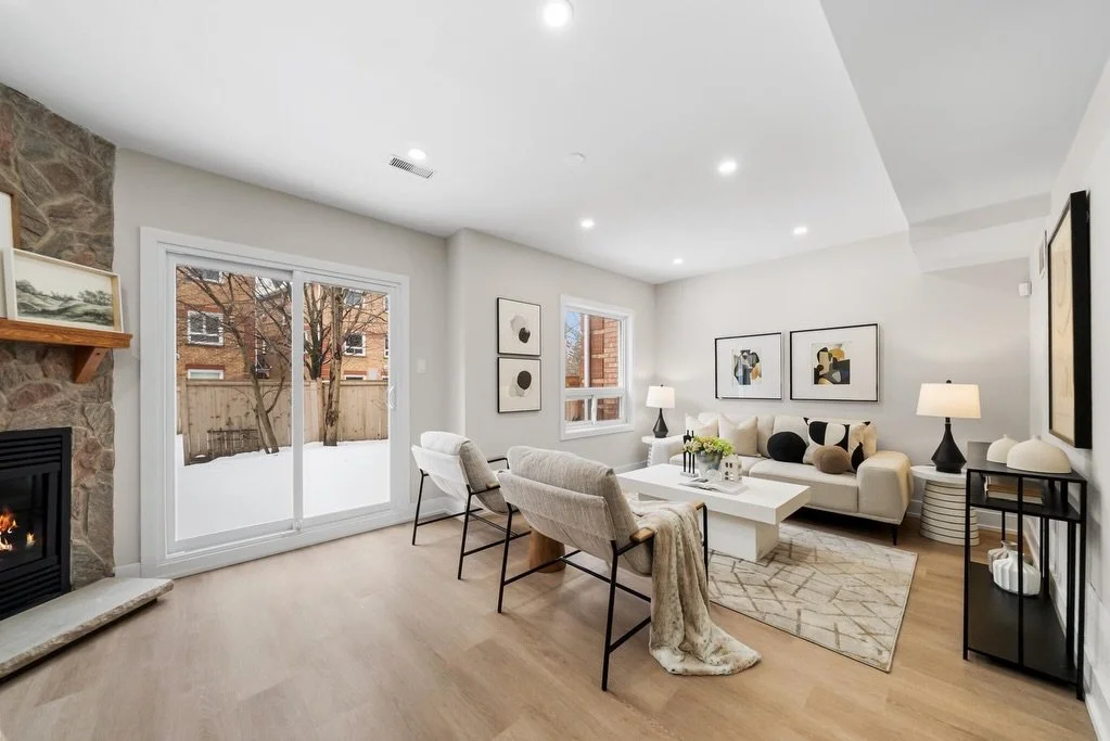 Step into sophisticated modern living in this fully renovated 3-bedroom, 4-bath townhouse located on a quiet crescent in Thornhill. 

Offering over 2,100 sq ft of bright, functional living space, this home features beautifully updated finishes throug