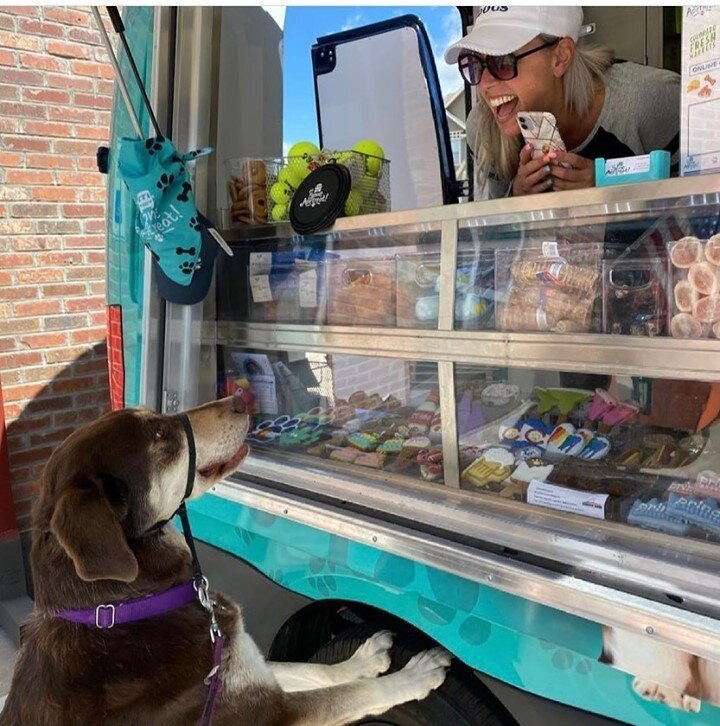 Looking for a way to reward your furry friend? @bone_apetreat is Denver's first doggy food truck to serve you and your pup! From custom-designed freshly baked human-grade cookies and treats to high quality made in the USA chews, antlers, horns, and e