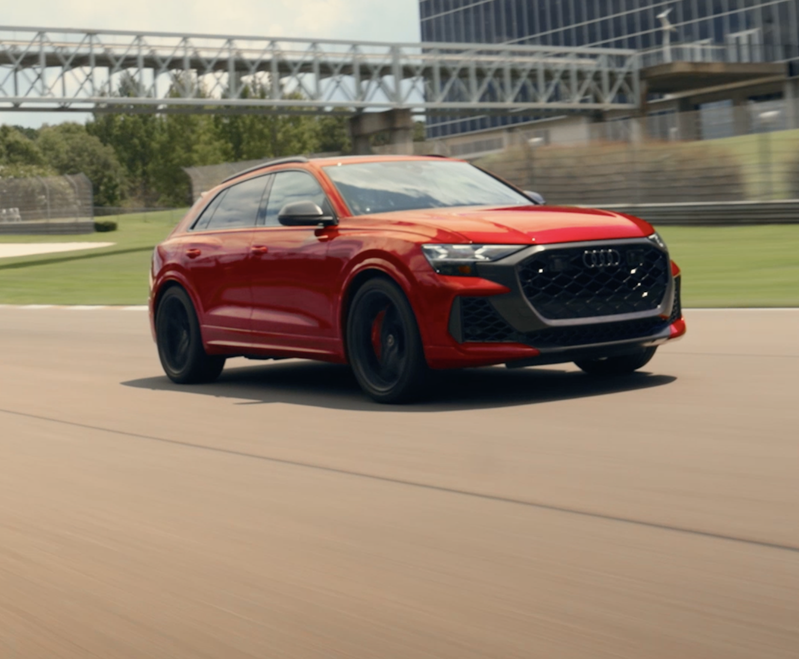 AUDI RSQ8 SOCIAL CAMPAIGN