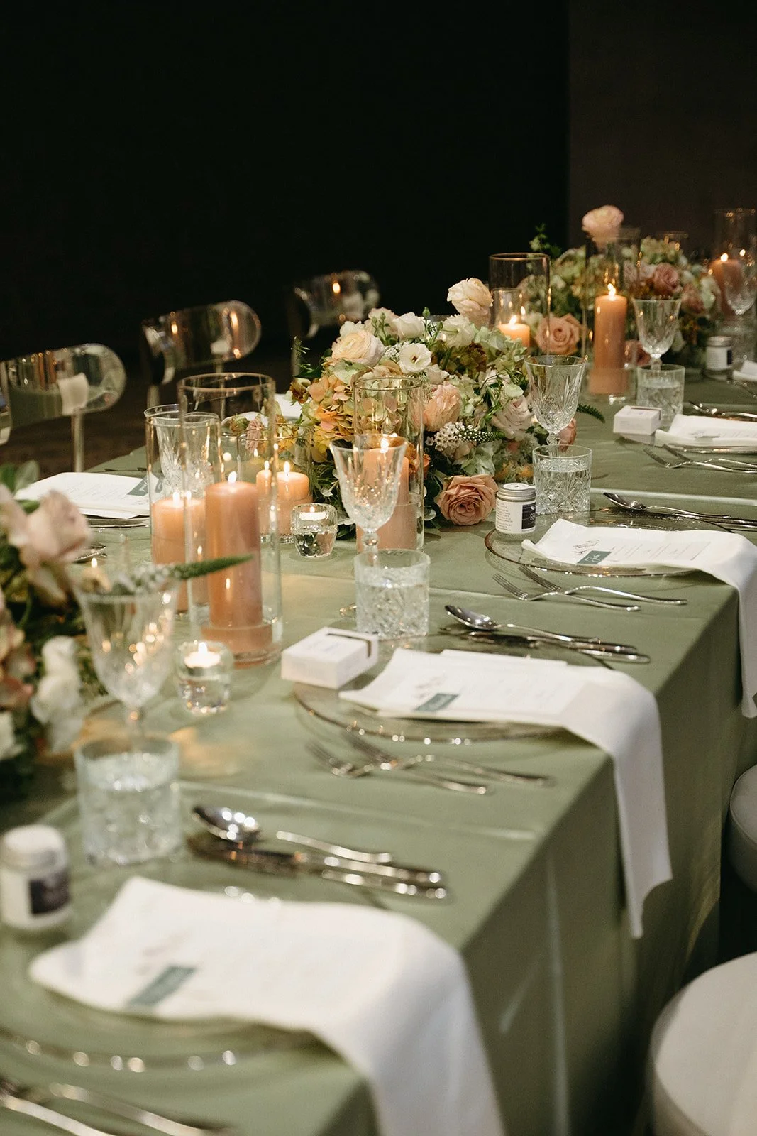 pomeroy-kananaskis-wedding-reception-table-design.jpg.jpg