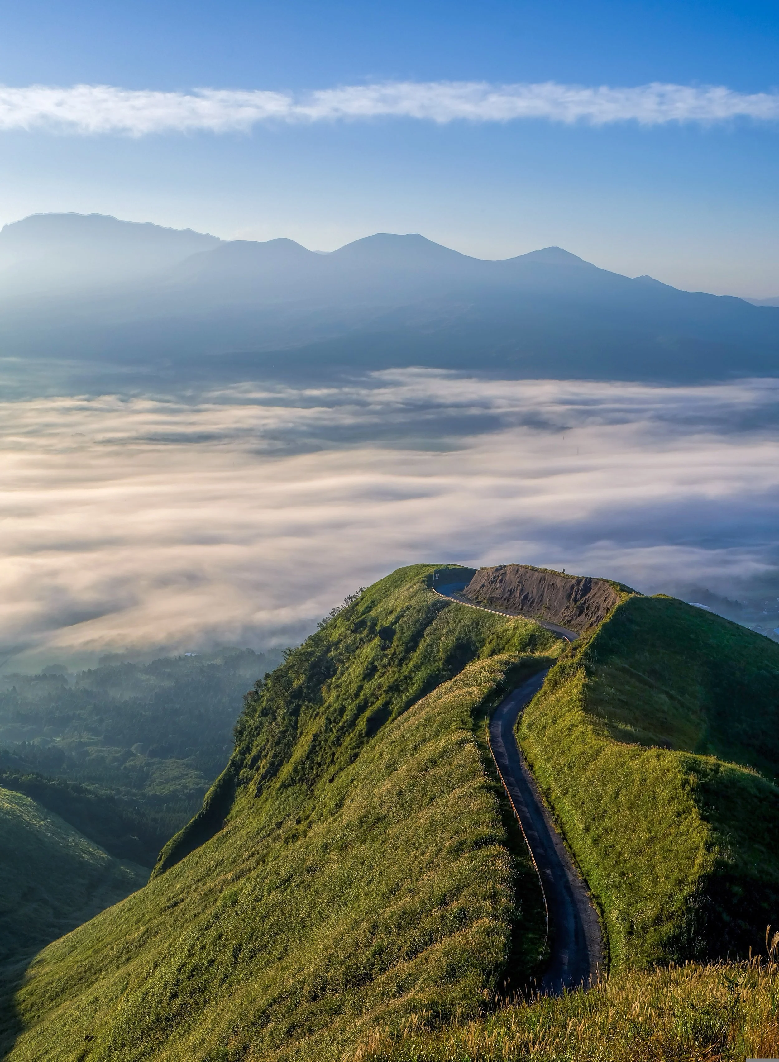 mountain-970704.jpg