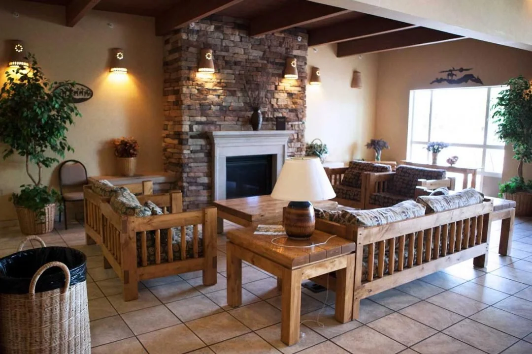 Glorieta Hotel Lobby.jpg