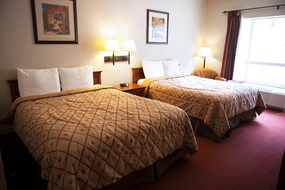Glorieta Hotel rm.jpg