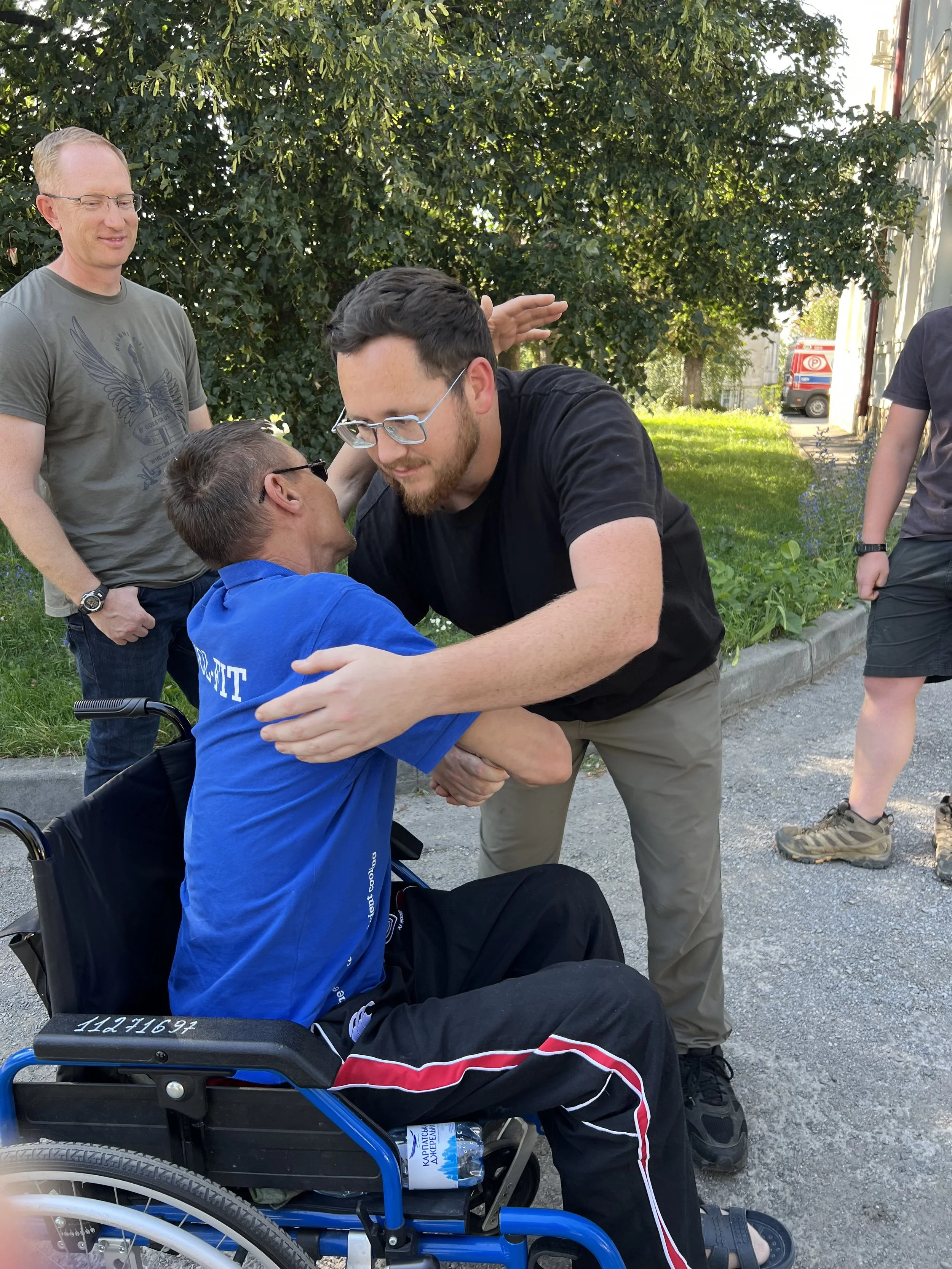  Builders visit a Ukrainian veterans hospital 