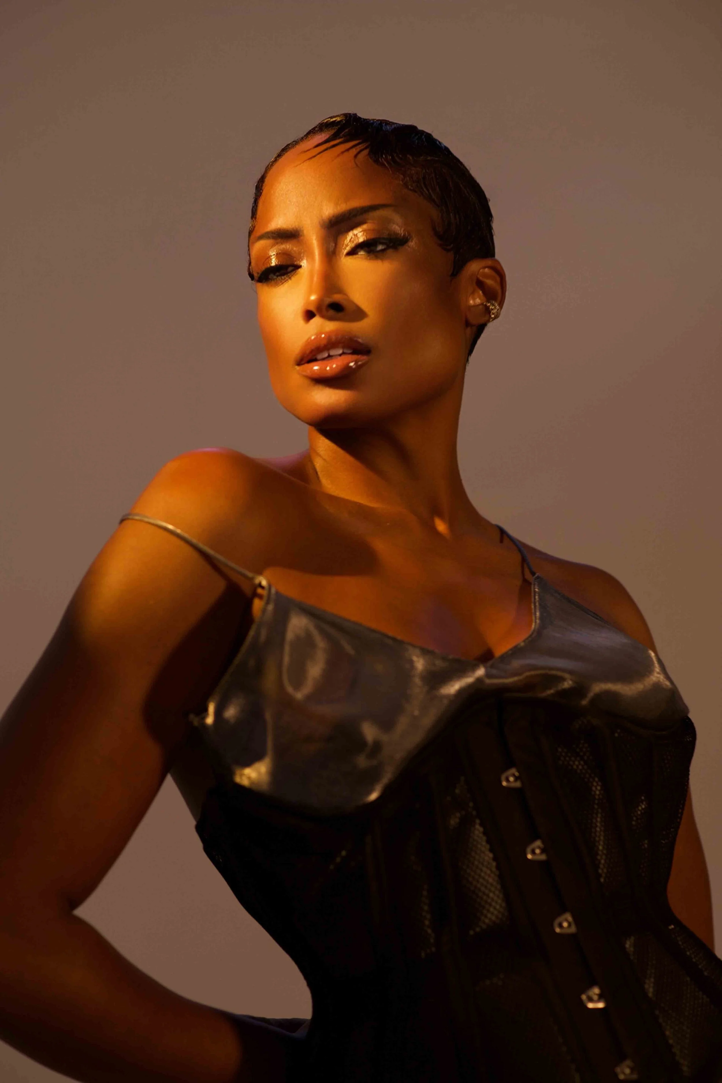 FYL-Keenyah-Hill-about-silver 2.jpg