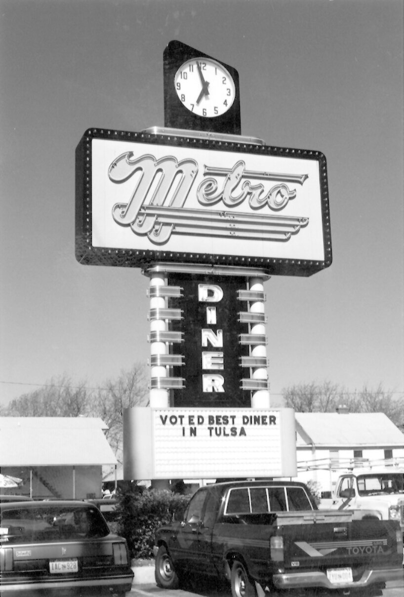 MetroDinerSign.jpg
