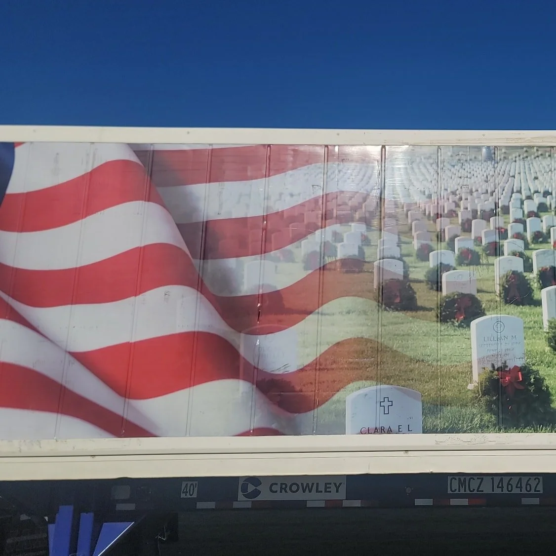On the first day of Sigma, my sister gave to me&hellip; confidence wrapped in purpose and unity! 

Nu Epsilon Sigma joined hands today at the Jacksonville National Cemetery for Wreaths Across America, honoring heroes with love and remembrance. Togeth