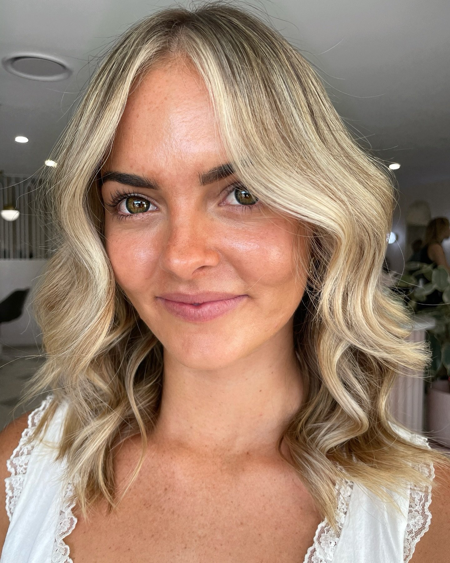 Confused with what to ask your hairdresser to achieve this look!?

This blondie was created with&hellip;

💫 Bright face frame
🎨Babylights throughout the base colour 
🎀 Root tap to soften the grow out 
🍦 creamy toner (no ash!)

DM us or jump onlin