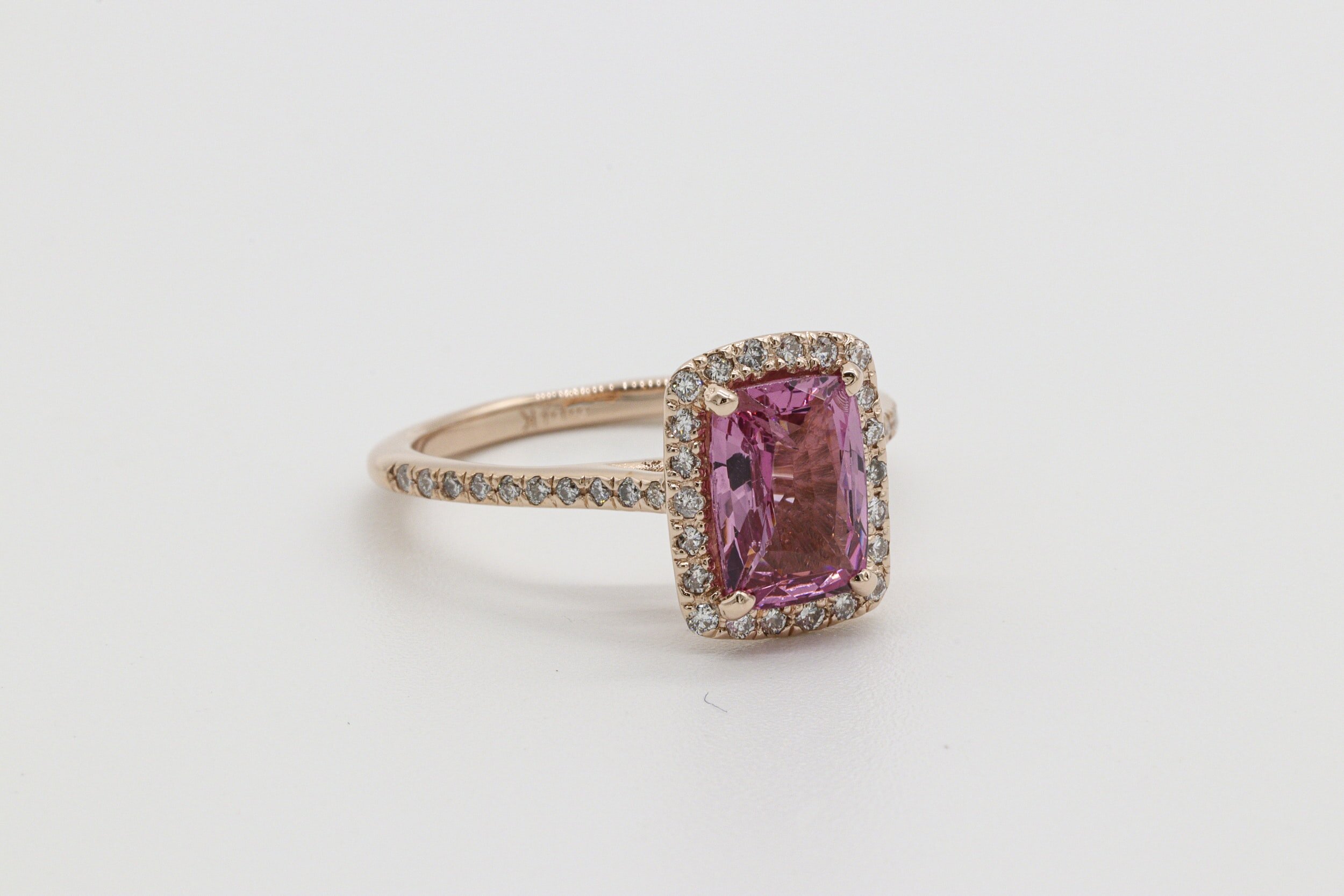 Fashion ring. Cocktail Rings